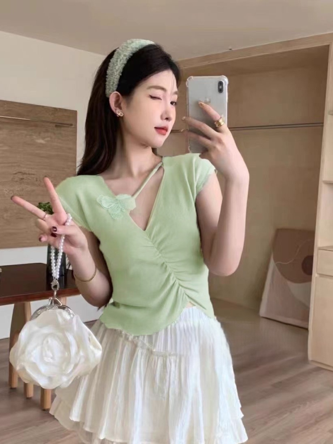 

StyleCast V-Neck Solid Top, Green