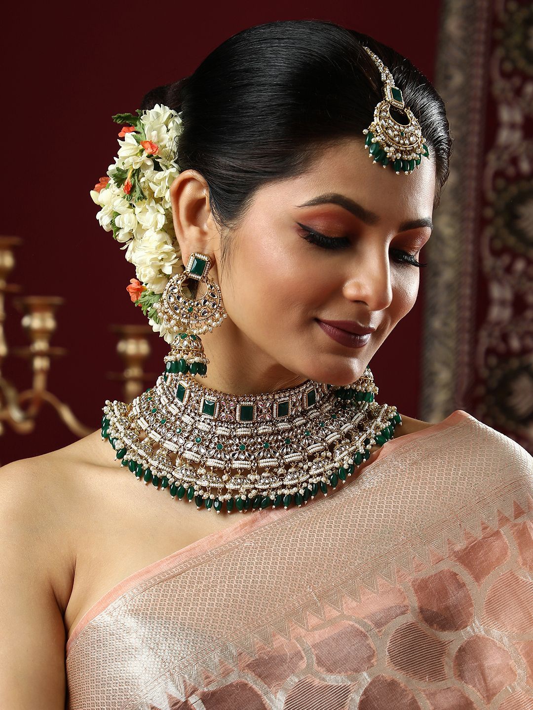 

SOHI Gold-Plated Kundan Stones-Studded & Beaded Jewellery Set