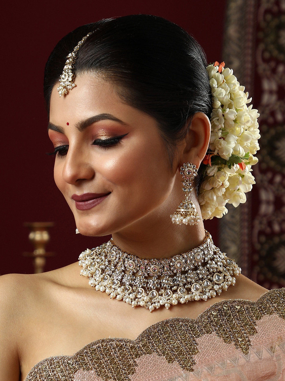

SOHI Gold-Plated Crystal Stone-Studded & Beaded Jewellery Set