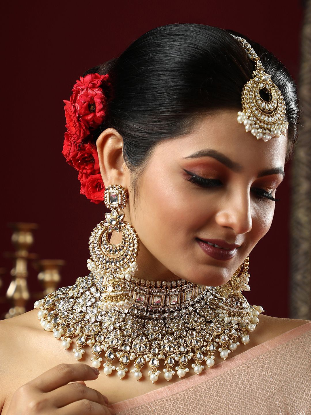 

SOHI Gold-Plated Kundan-Studded & Beaded Jewellery Set
