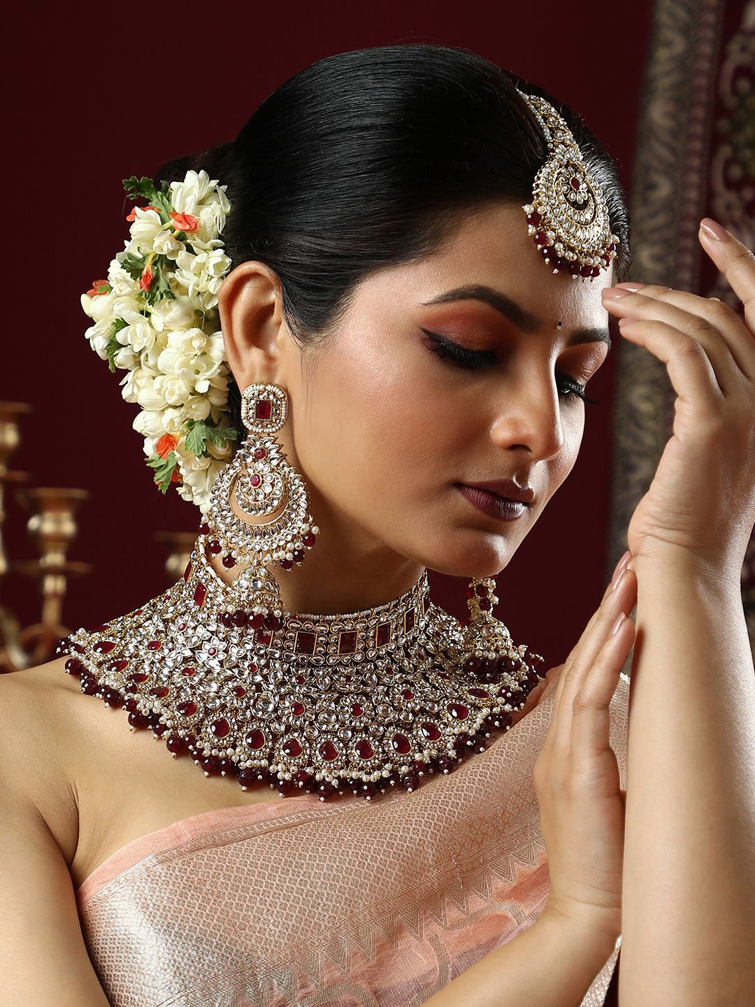 

SOHI Gold-Plated Kundan Studded & Beaded Jewellery Set