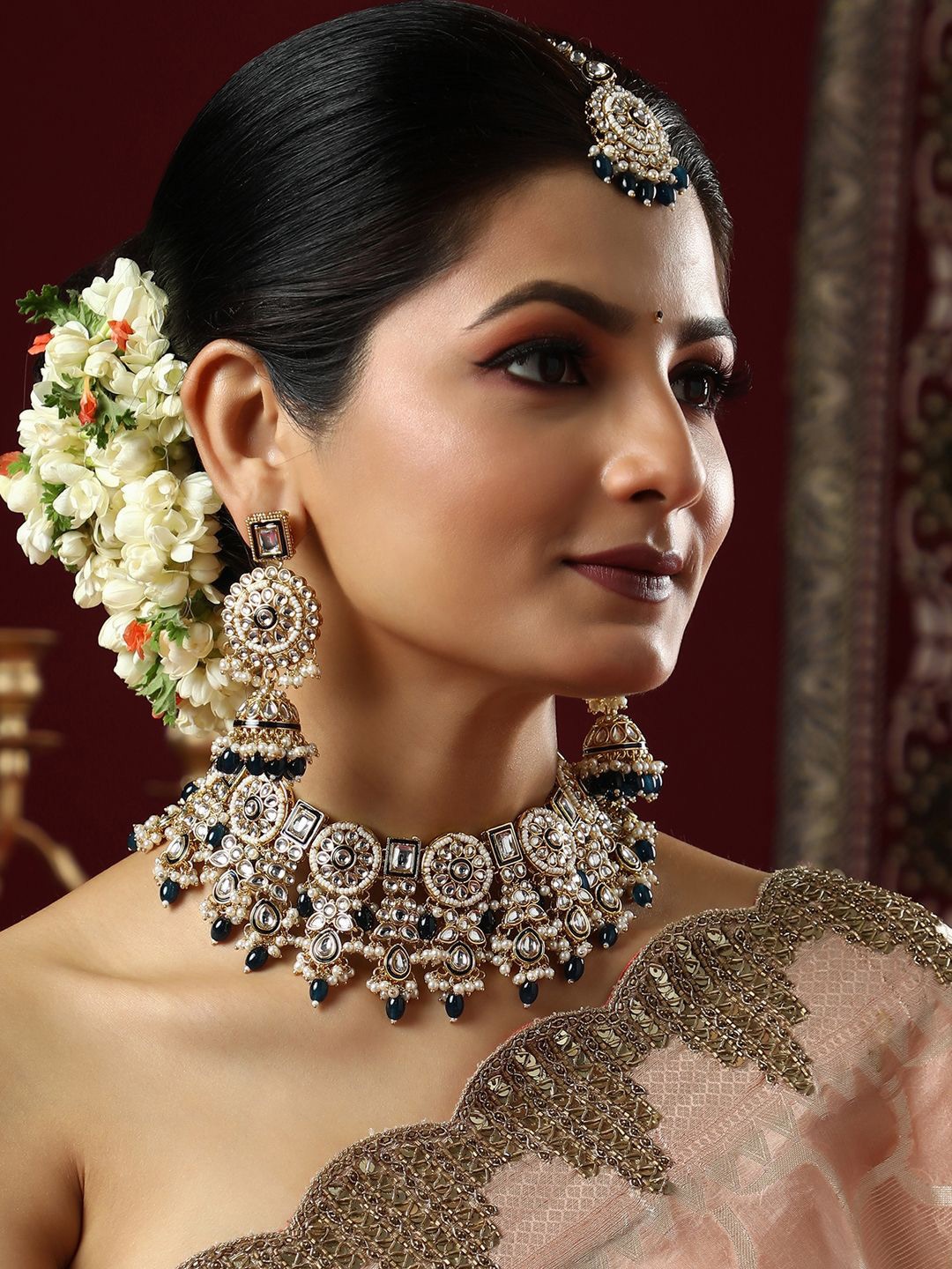 

SOHI Gold-Plated Stone Studded & Beaded Jewellery Set