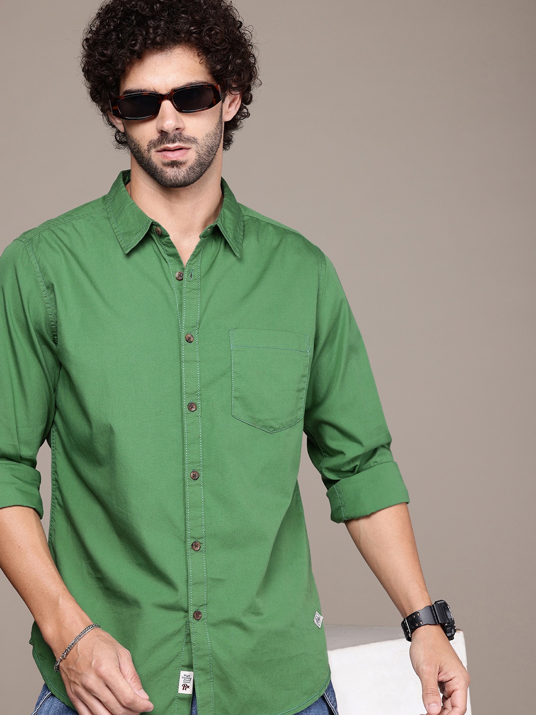 

The Roadster Lifestyle Co. Solid Casual Shirt, Green