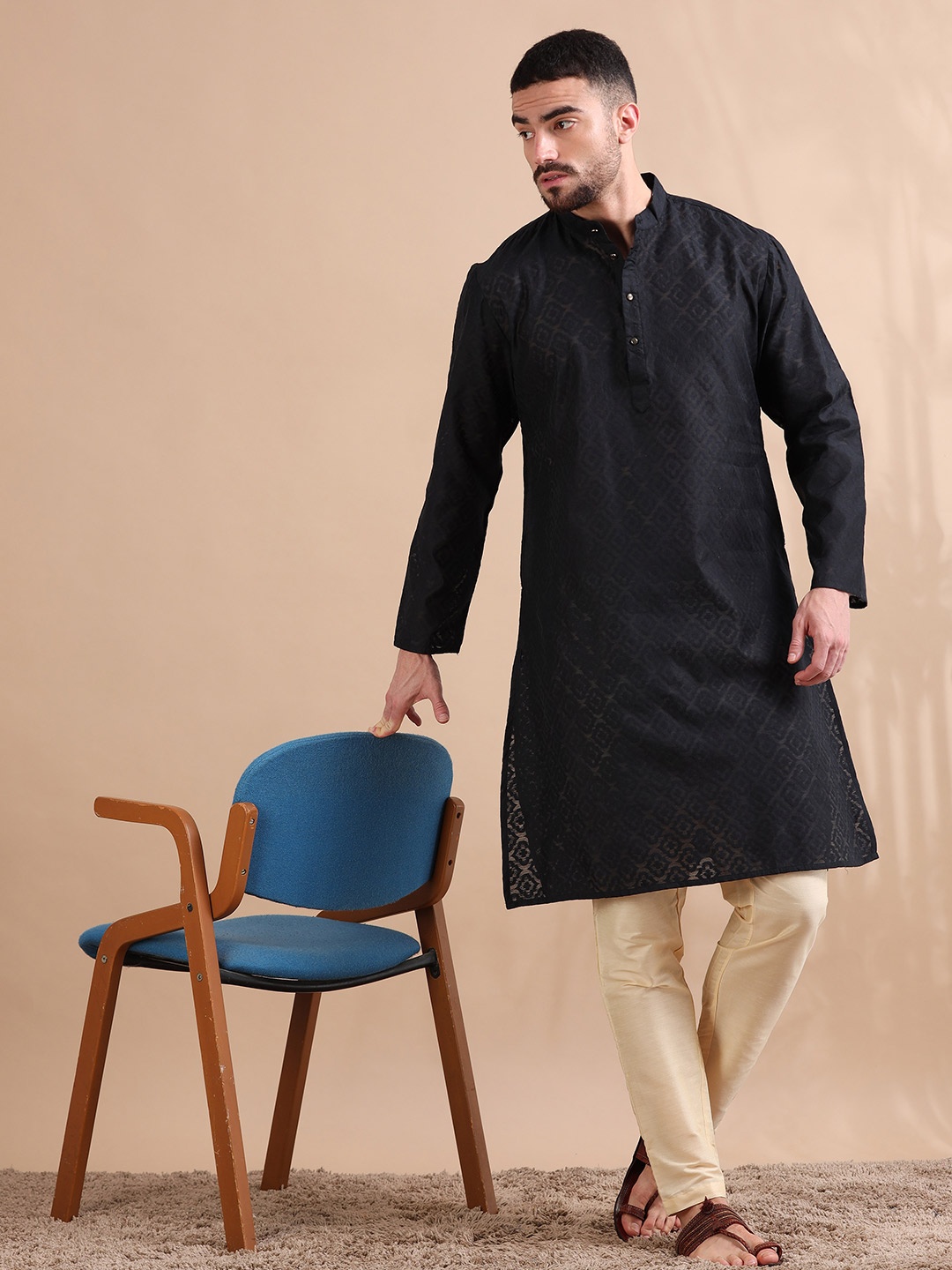 

FILORI Men Ethnic Motifs Woven Design Cotton Jacquard Long Kurta, Black