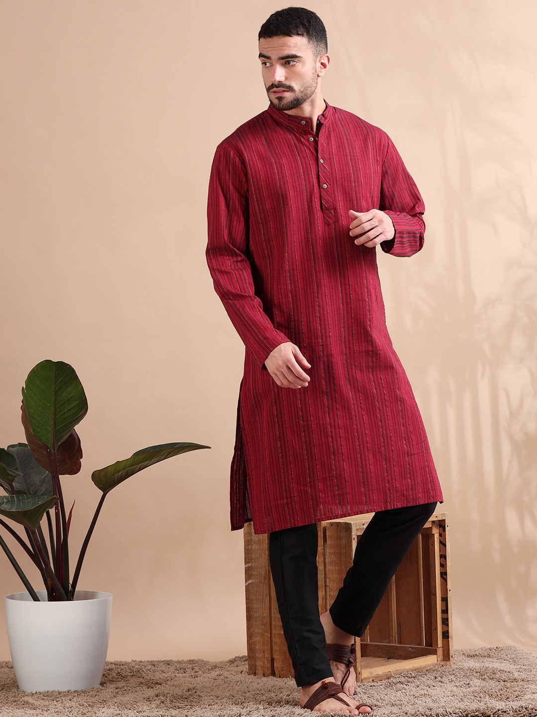

FILORI Men Striped Pure Cotton Straight Kurta, Red