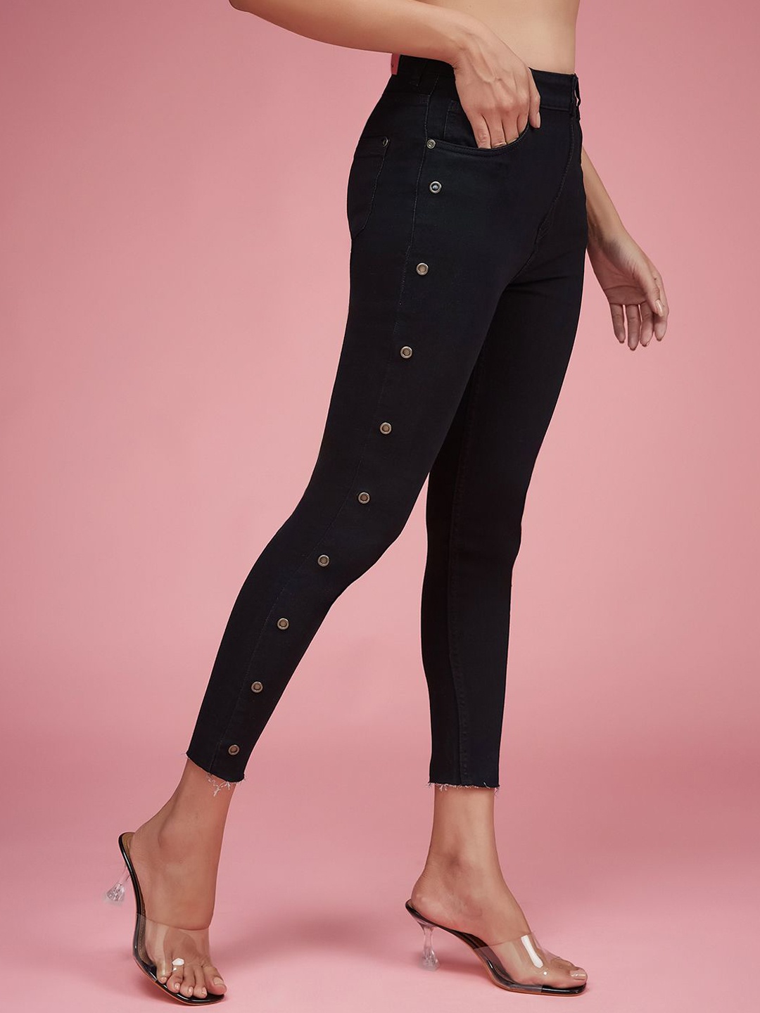 

DressBerry Women Slim Fit Cropped Length Eyelet Detailing High Rise Denim Jeans, Black