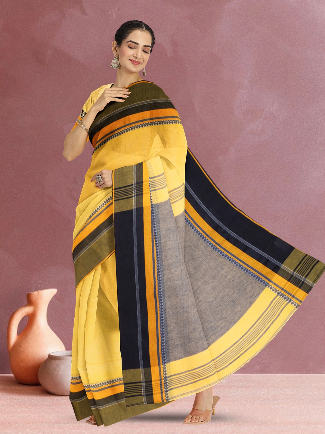 

Avishya Pure Cotton Taant Saree, Beige
