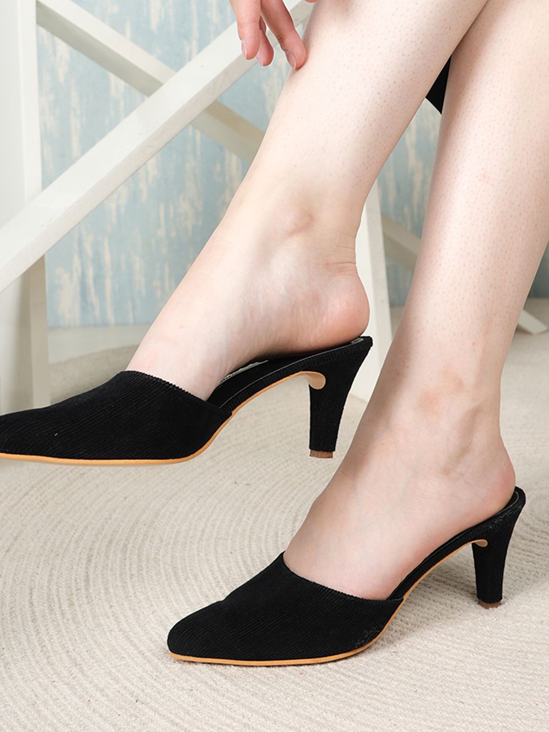 

The Roadster Lifestyle Co Women Kitten Heel Mules, Black