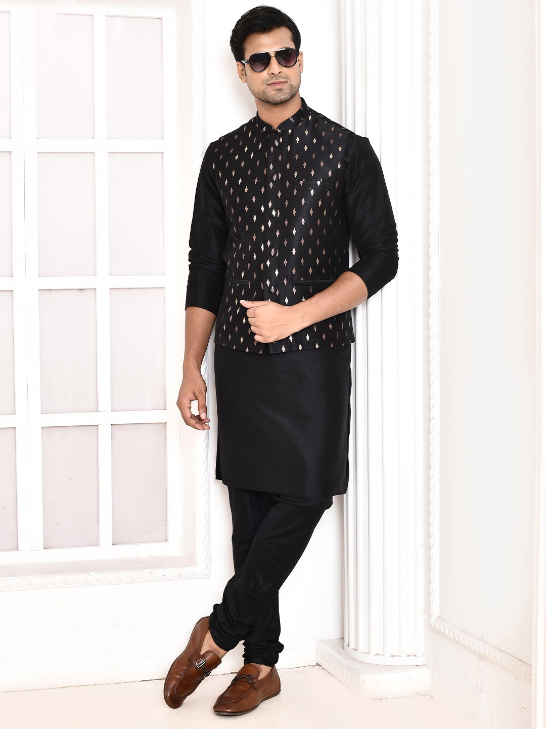 

MAAHI FABS Mandarin Collar Long Sleeves Kurta & Churidar & Geometric Printed Nehru Jacket, Black