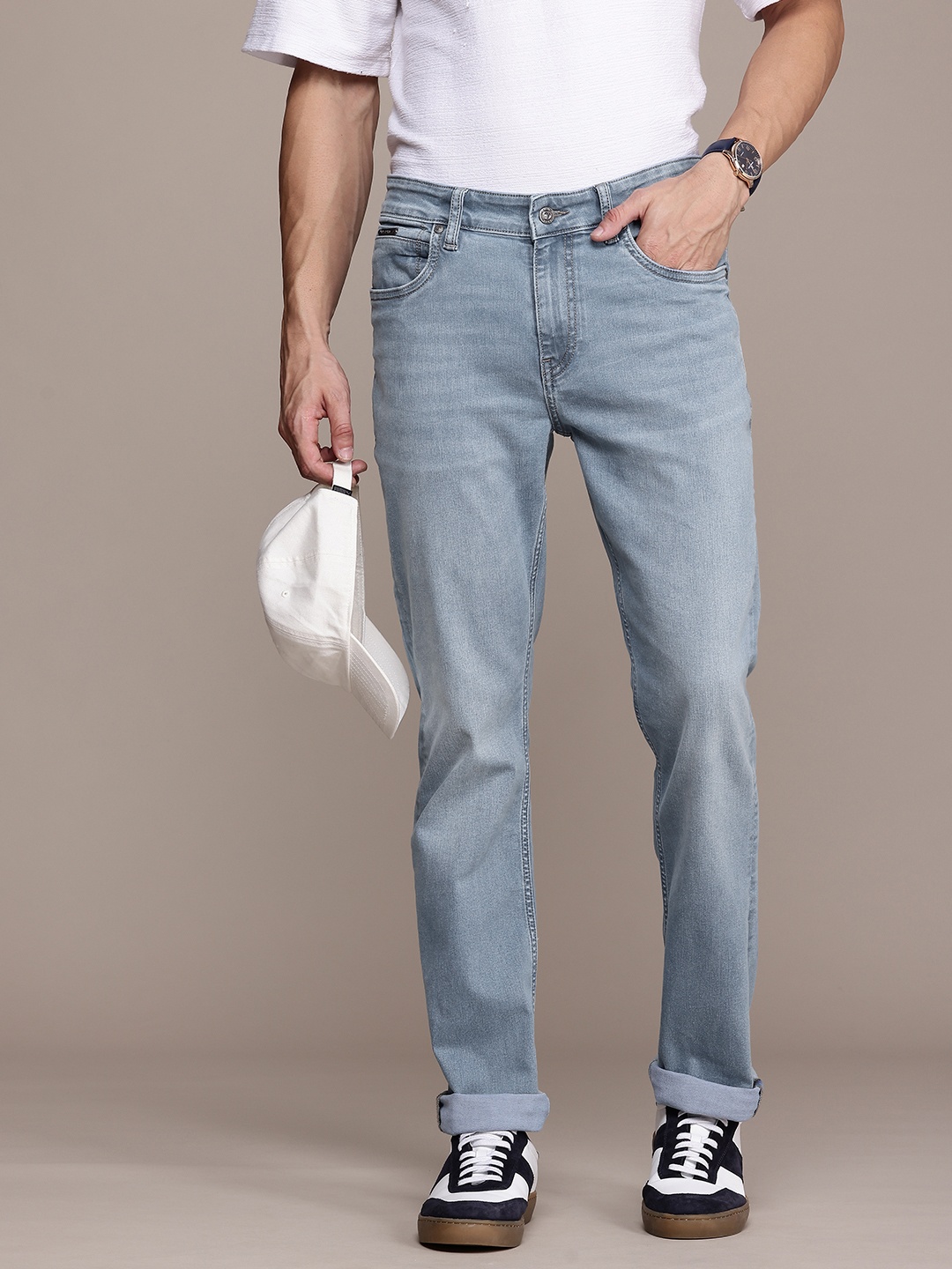 

Nautica Men Straight Fit Low-Rise Light Fade Stretchable Jeans, Blue