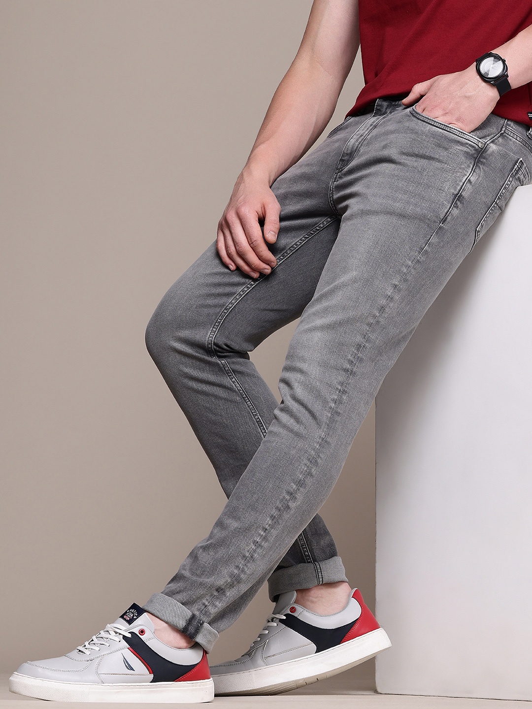 

Nautica Men Slim Fit Light Fade Stretchable Jeans, Grey