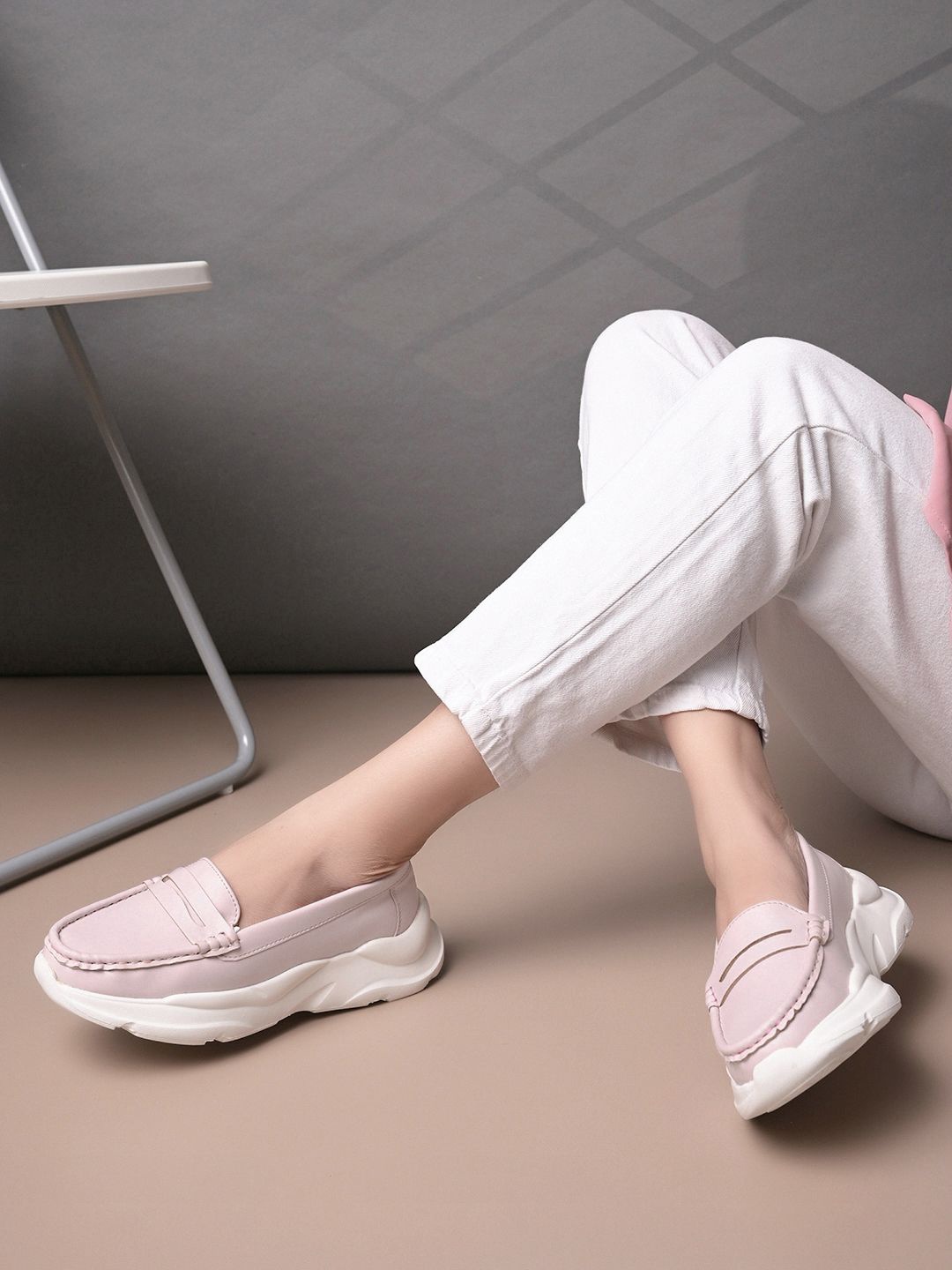 

The Roadster Lifestyle Co Round Toe Sneaker, Pink