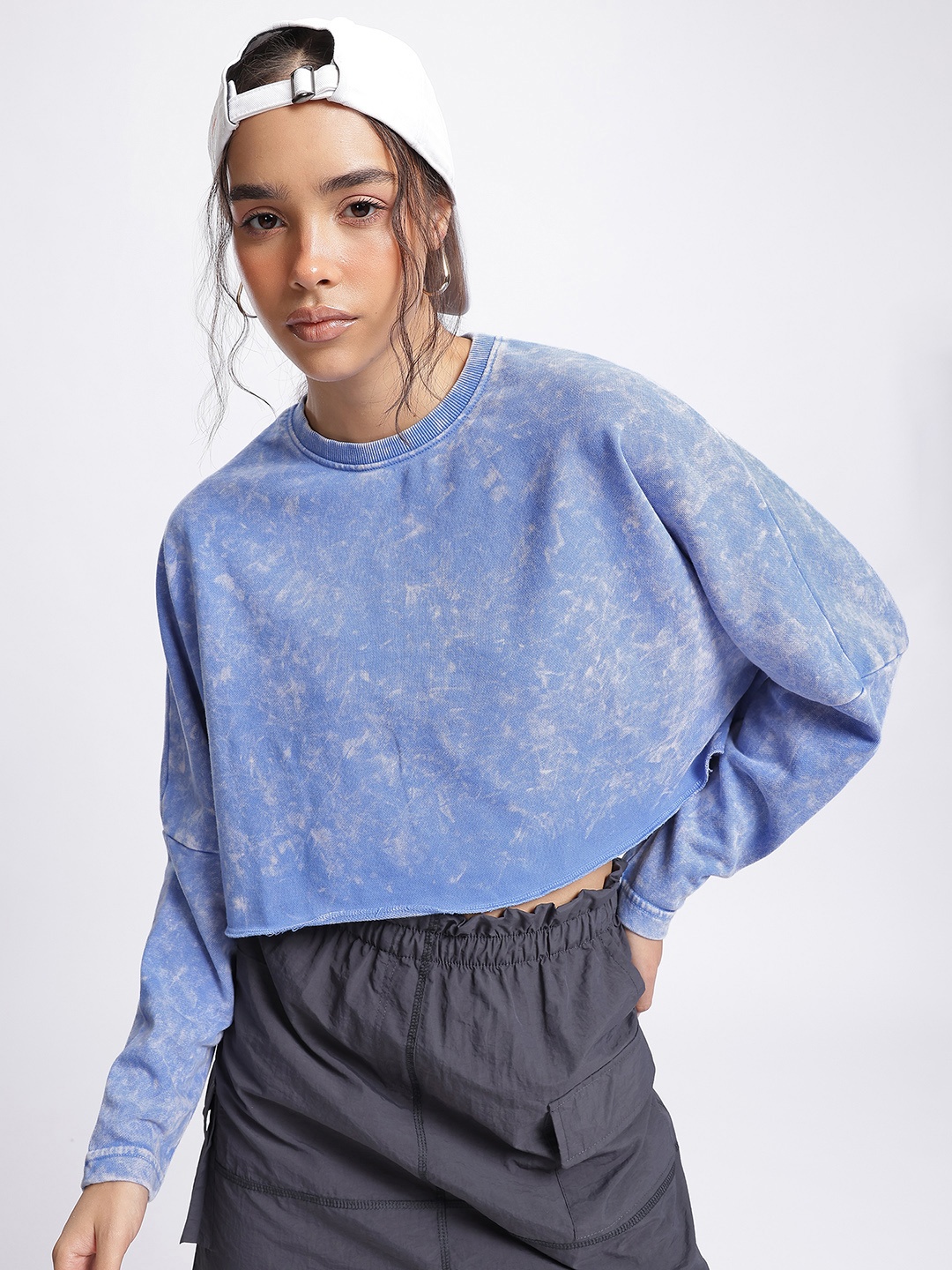 

DressBerry Haze & Hype Dyed Cropped Boxy Sweatshirt, Blue