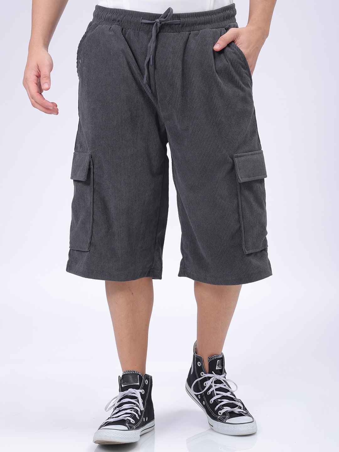 

The Indian Garage Co Men Loose Fit Cargo Shorts, Grey
