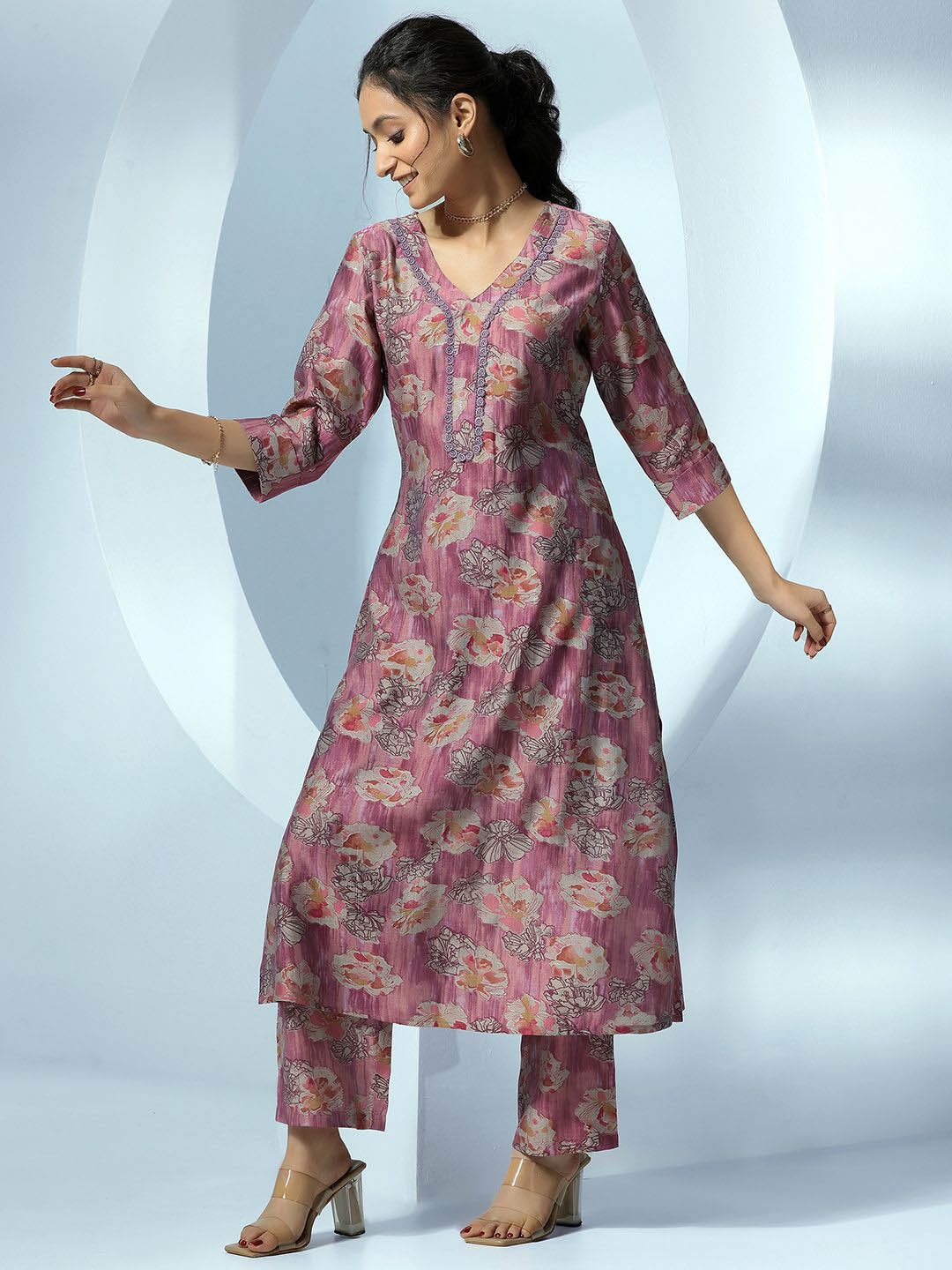 

Libas Printed Kurta With Trouser, Mauve