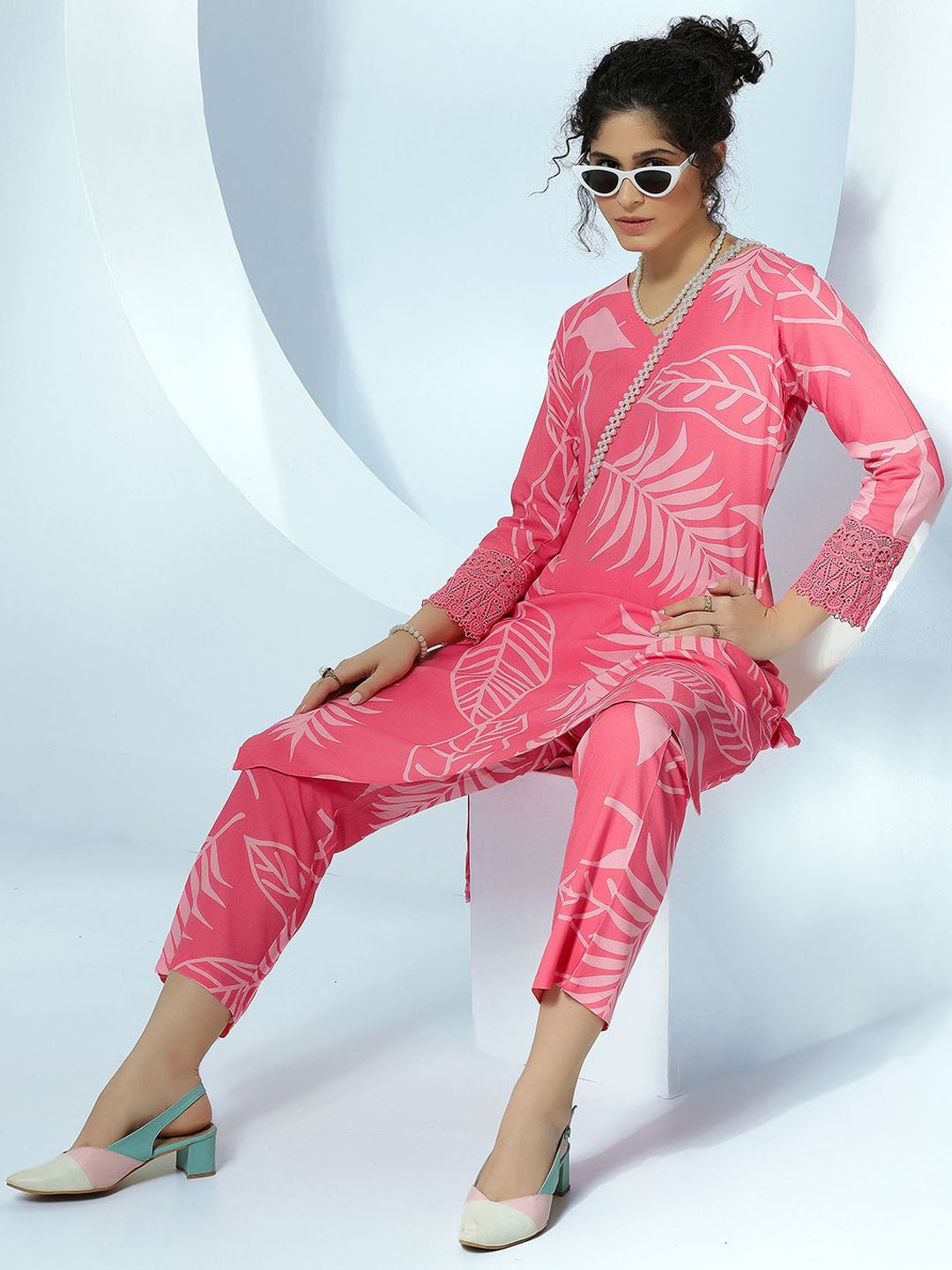 

Libas Printed Tunic With Palazzos Co-Ords, Pink