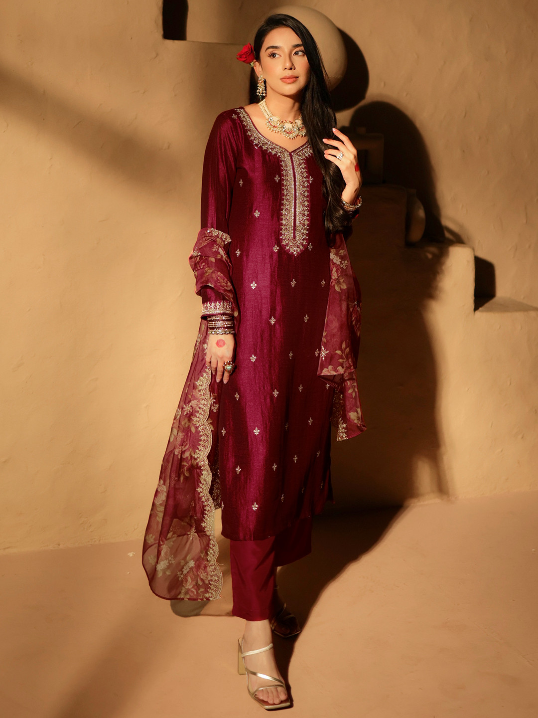 

Libas Women Ethnic Motifs Embroidered Regular Kurta with Trousers & With Dupatta, Maroon