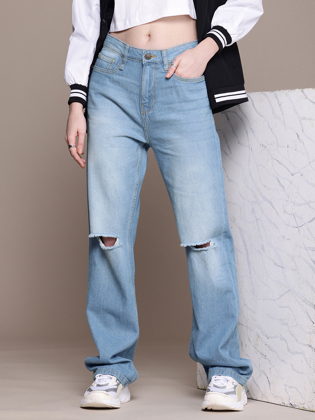

The Roadster Life Co. Women Pure Cotton Straight Fit High-Rise Slash Knee Heavy Fade Jeans, Blue