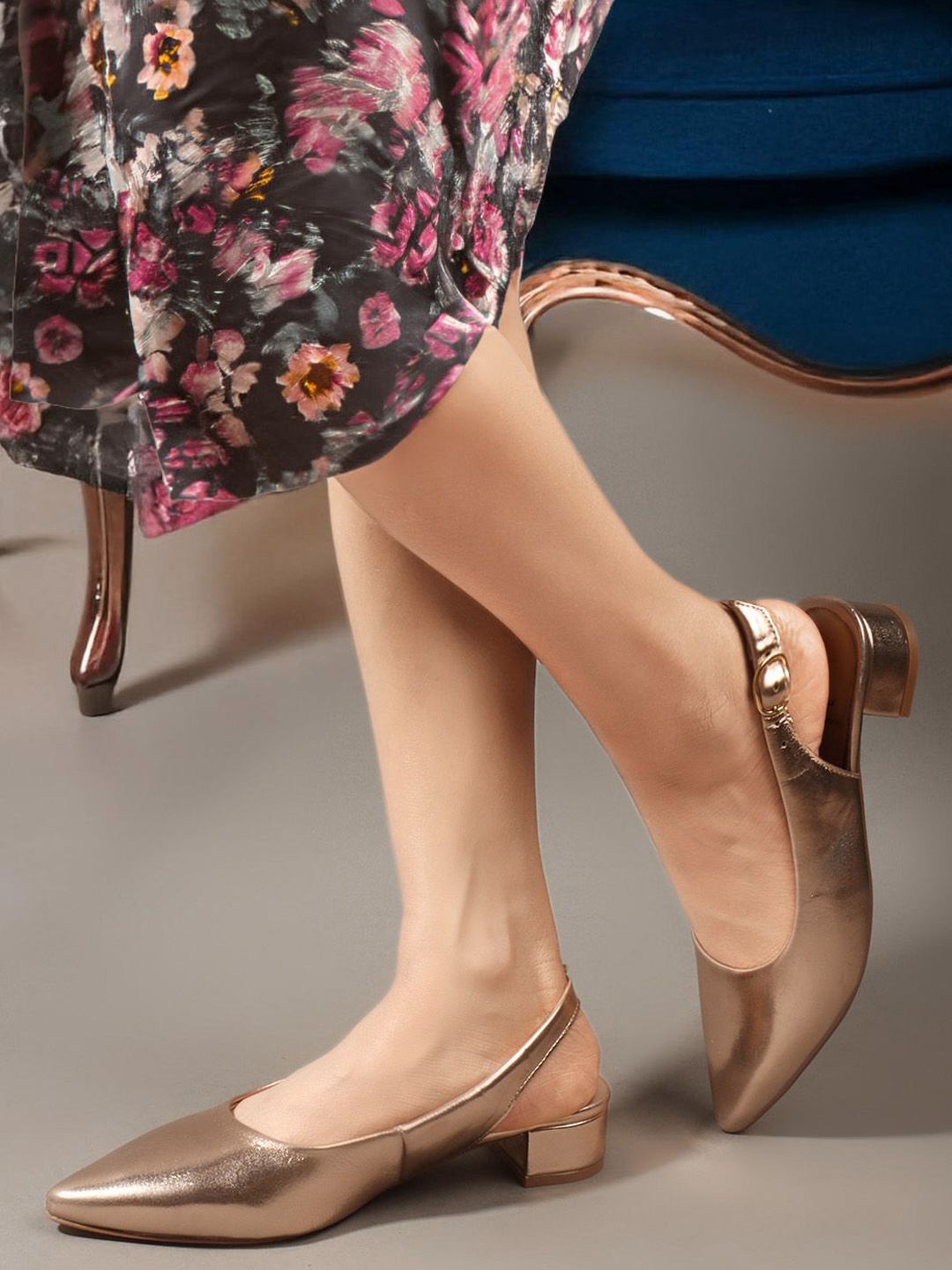 

Carlton London Block Sandals with Buckles, Rose gold
