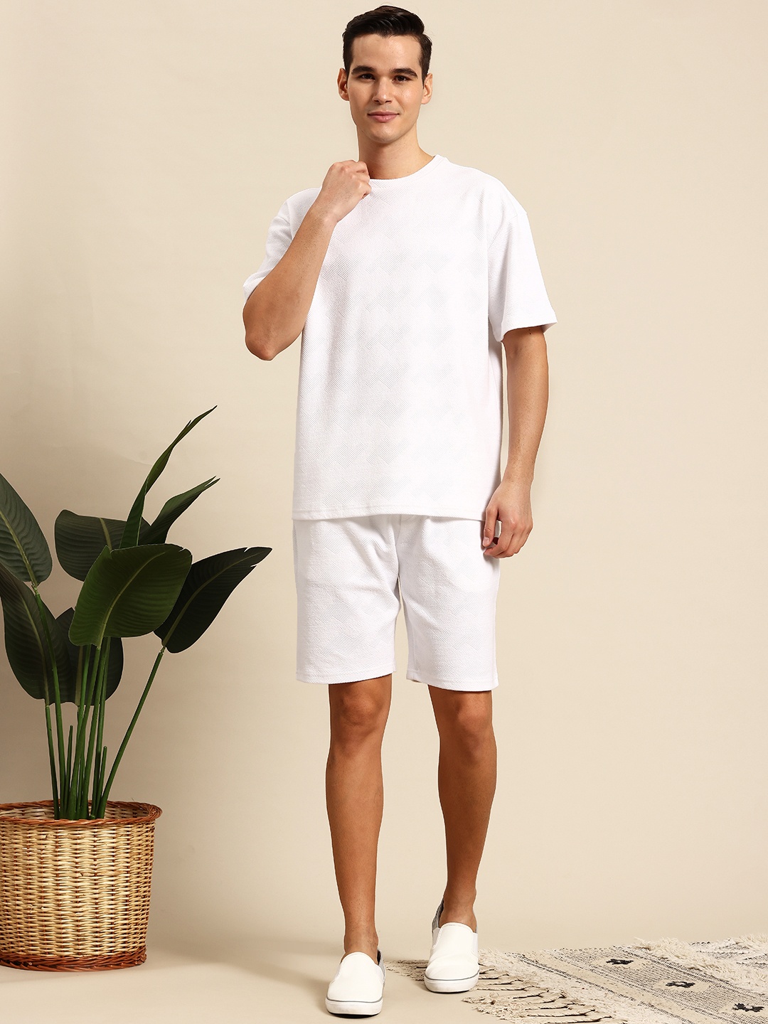 

Mast & Harbour Self Design T-shirt With Shorts, White