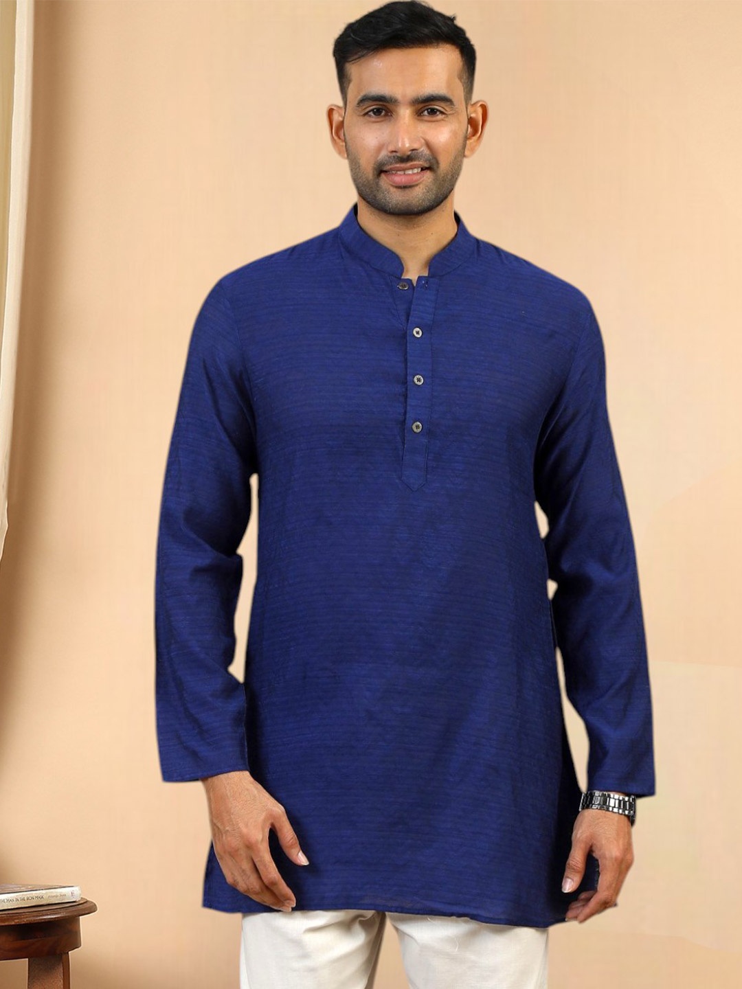 

TATTVA Men Floral Printed Kurta, Navy blue