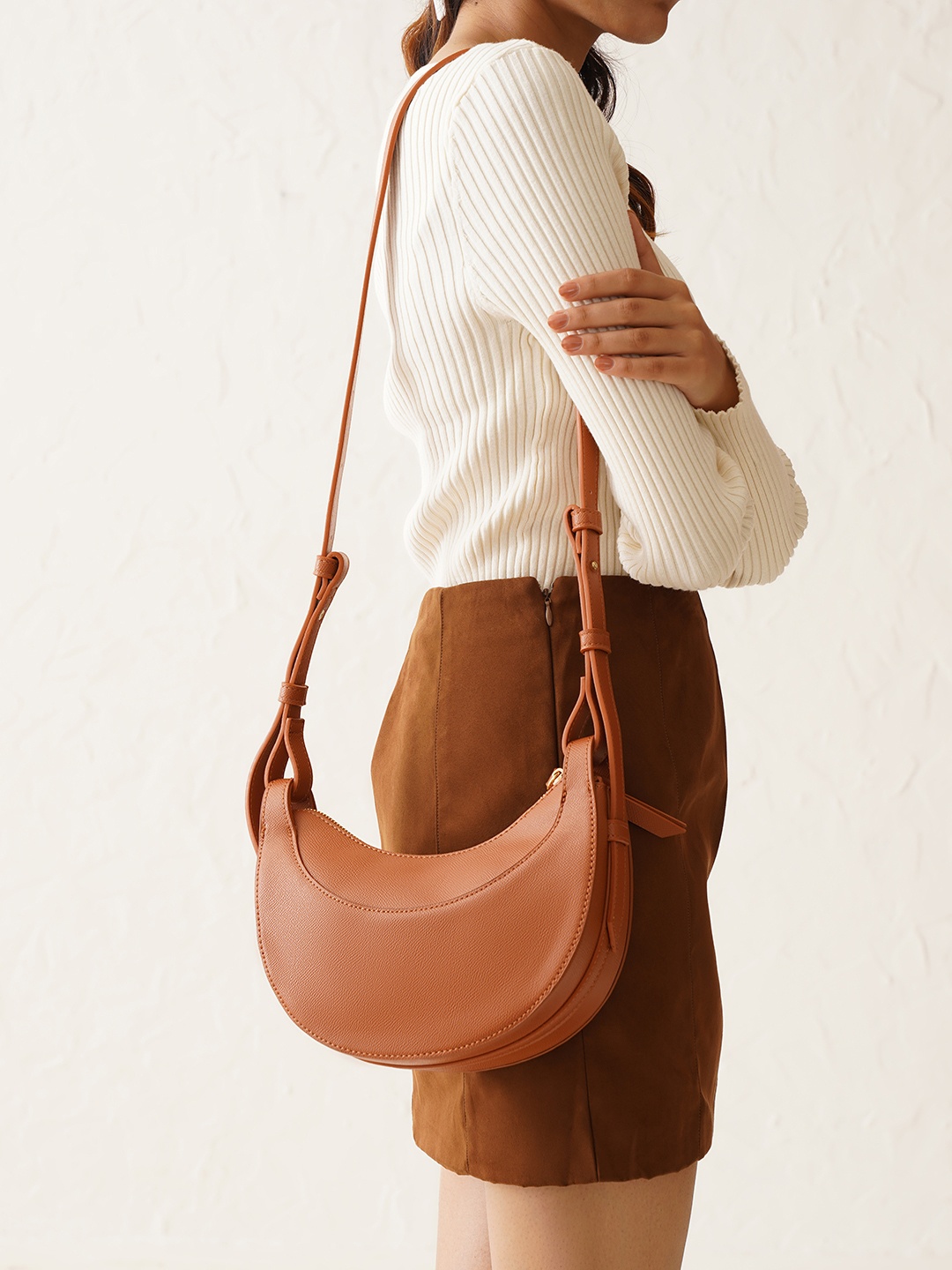 

CARRY CITY Women Half Moon Sling Bag, Tan