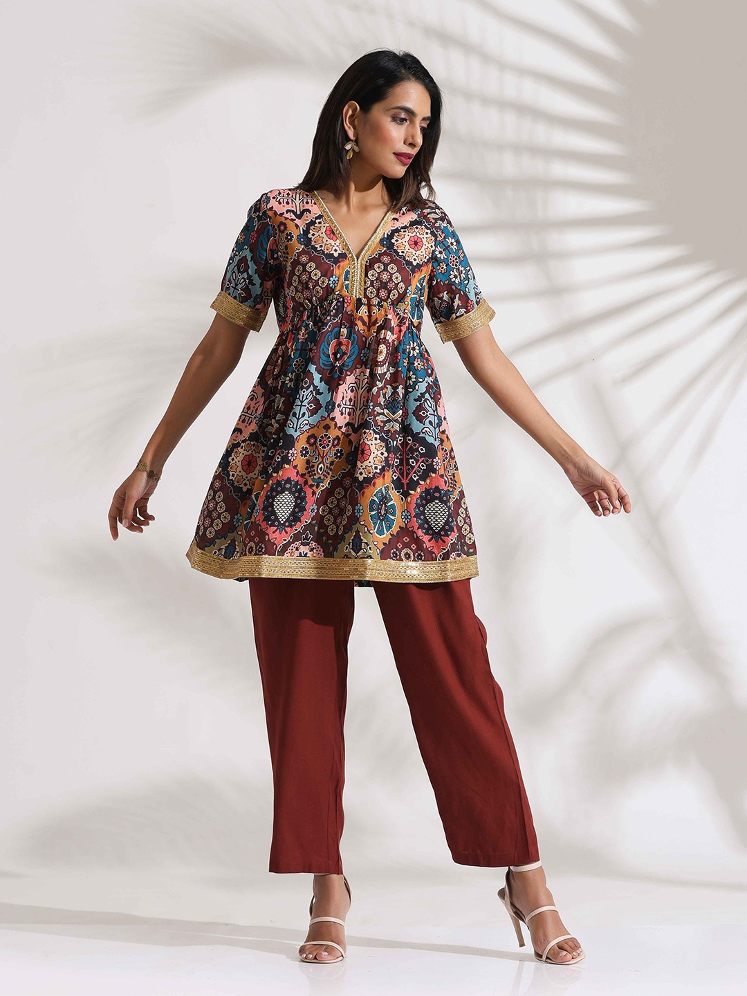 

trueBrowns Ethnic Motifs Printed Tunic With Trousers, Brown