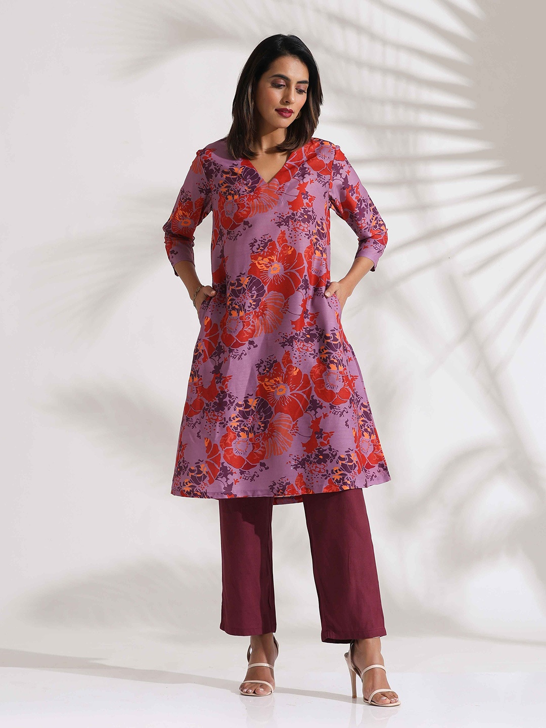 

trueBrowns Floral Printed V-Neck Tunic With Trousers, Purple