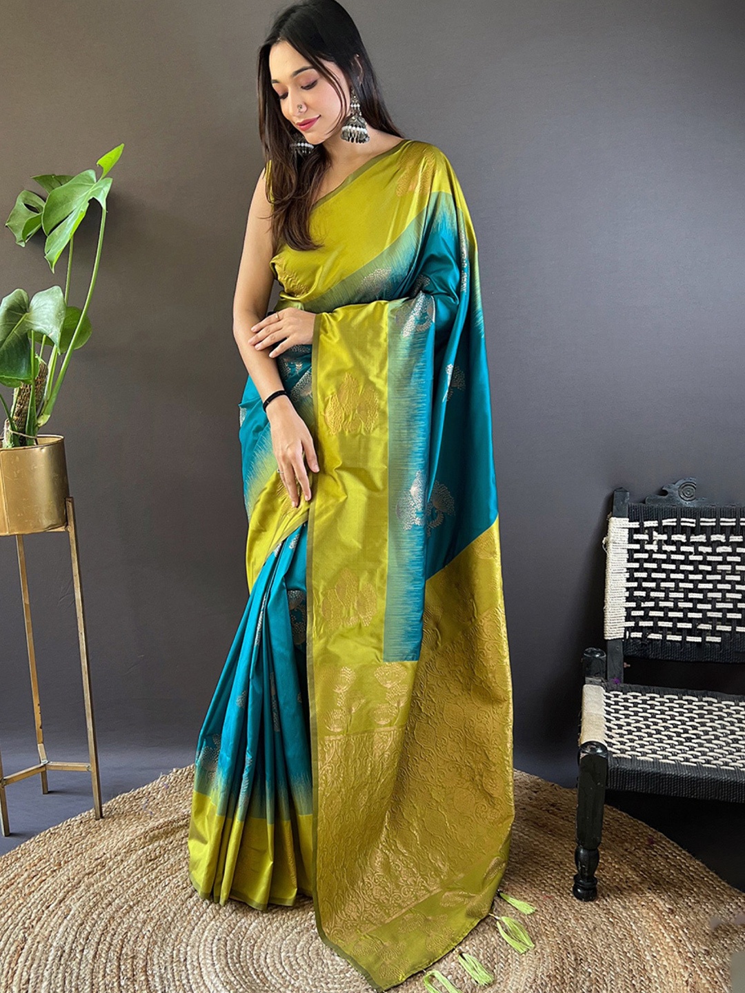 

MySilkLove Woven Design Zari Banarasi Saree, Blue