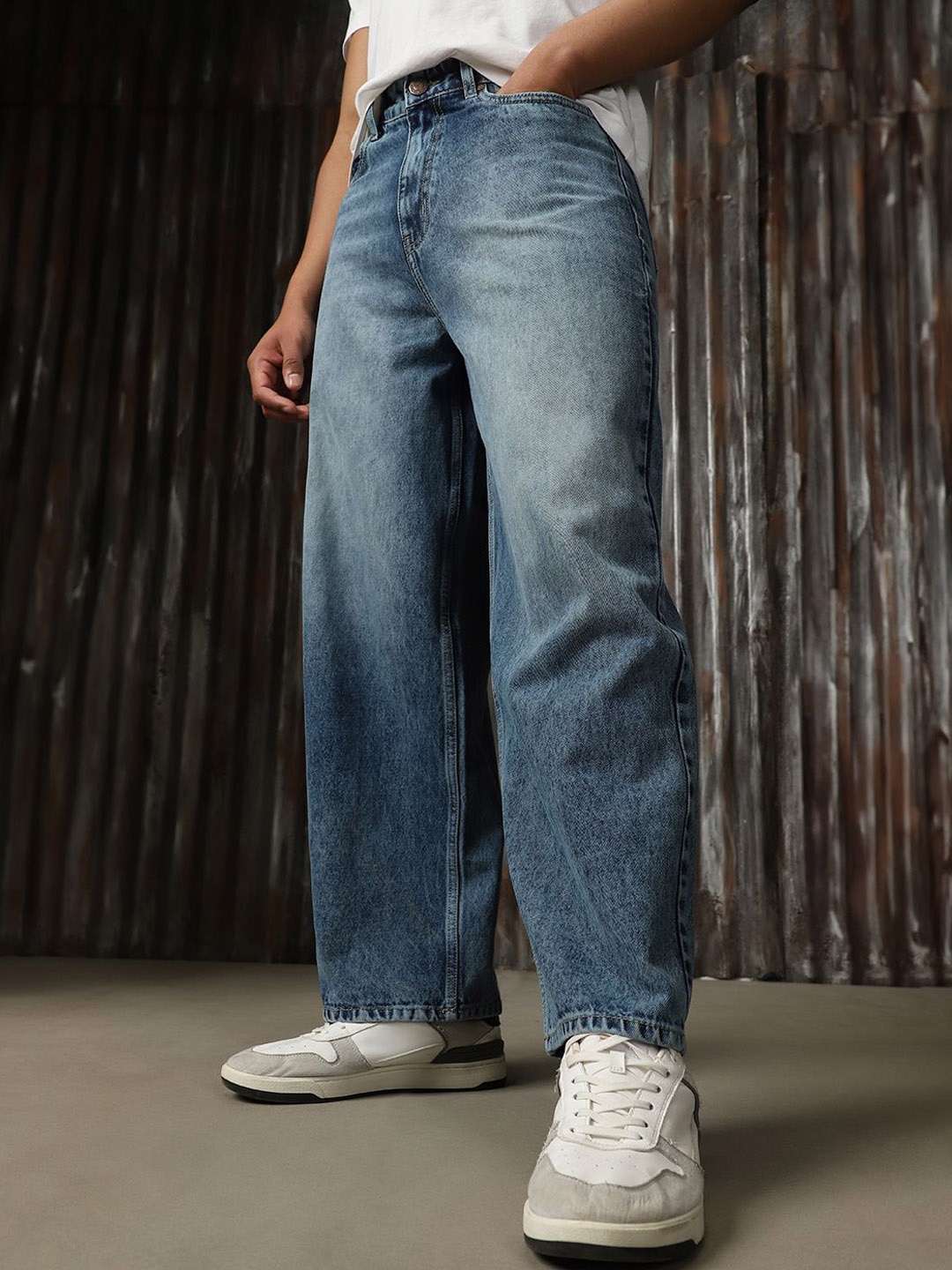 

High Star Men Classic Relaxed Fit Light Fade Cotton Jeans, Blue
