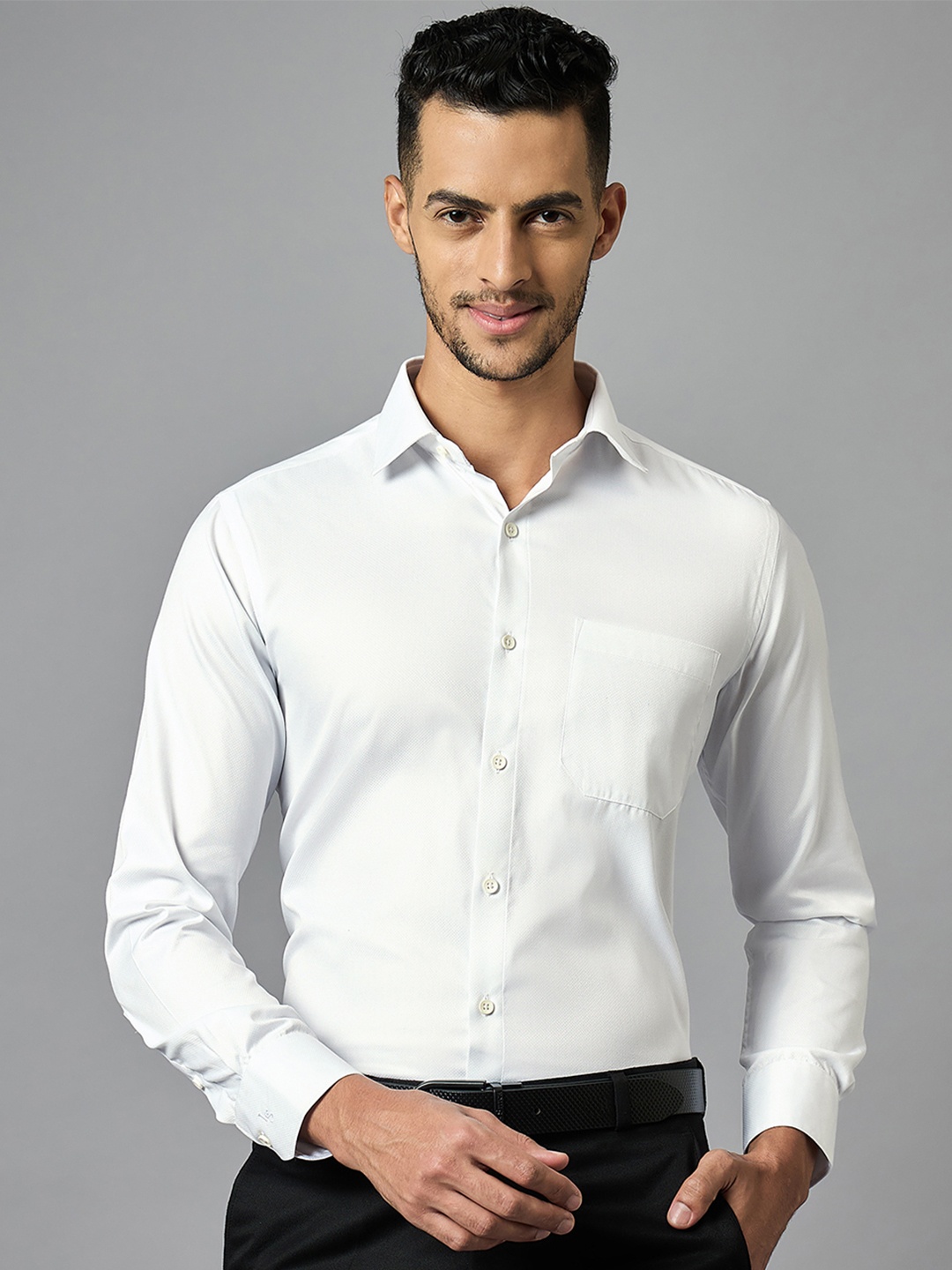 

LOUIS STITCH Men Classic White Spread Collar Textured Polycotton Formal Shirt