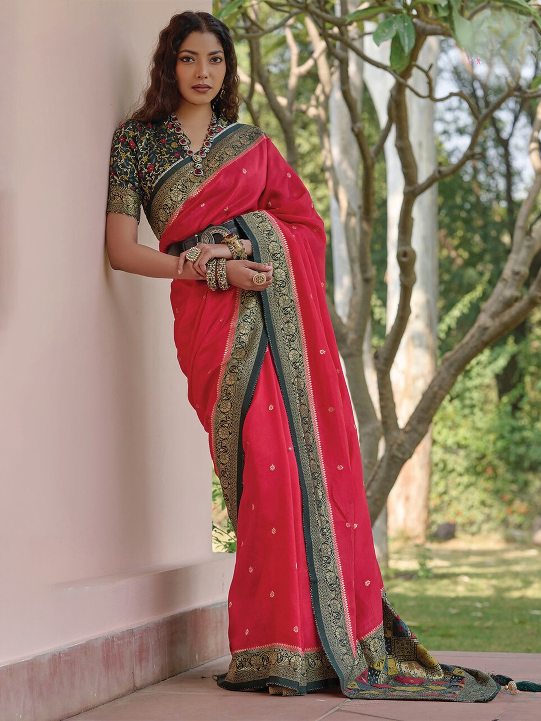 

MySilkLove Woven Design Zari Banarasi Saree, Red