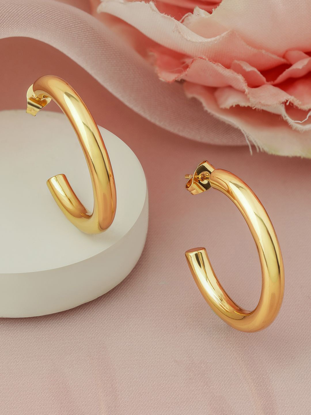 

Rubans 18 K Gold Plated Stainless Steel Waterproof Demi-Fine Curve Hoop Earring