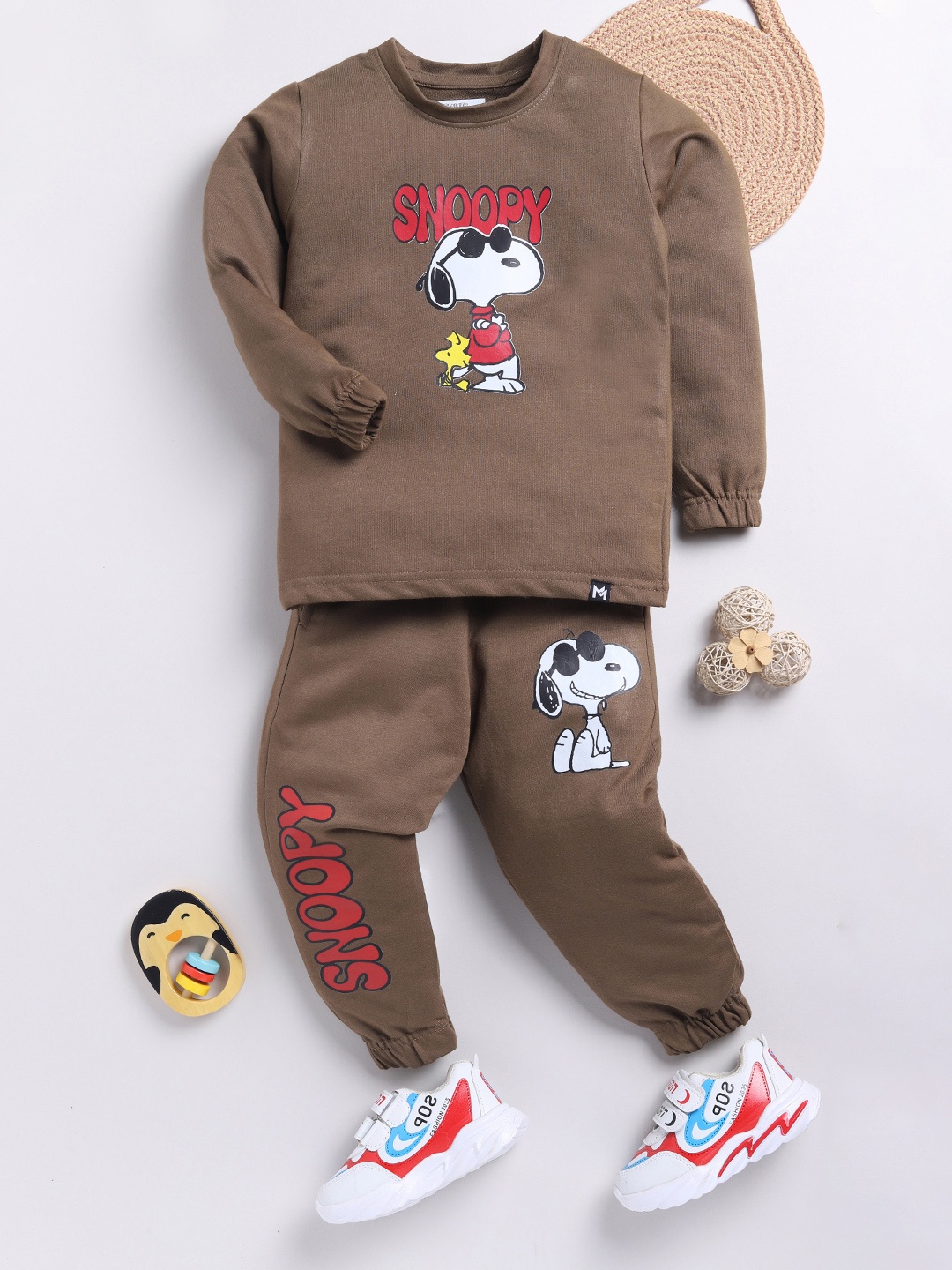 

YK X Minute Mirth Boys Pure Cotton Snoopy Printed T-shirt with Joggers, Brown