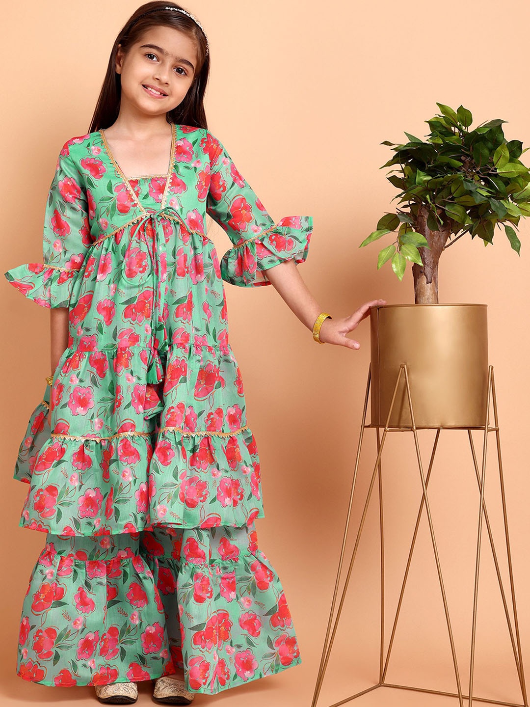 

Sangria Girls Floral Printed Gotta Patti Tiered Kurta with Sharara, Green