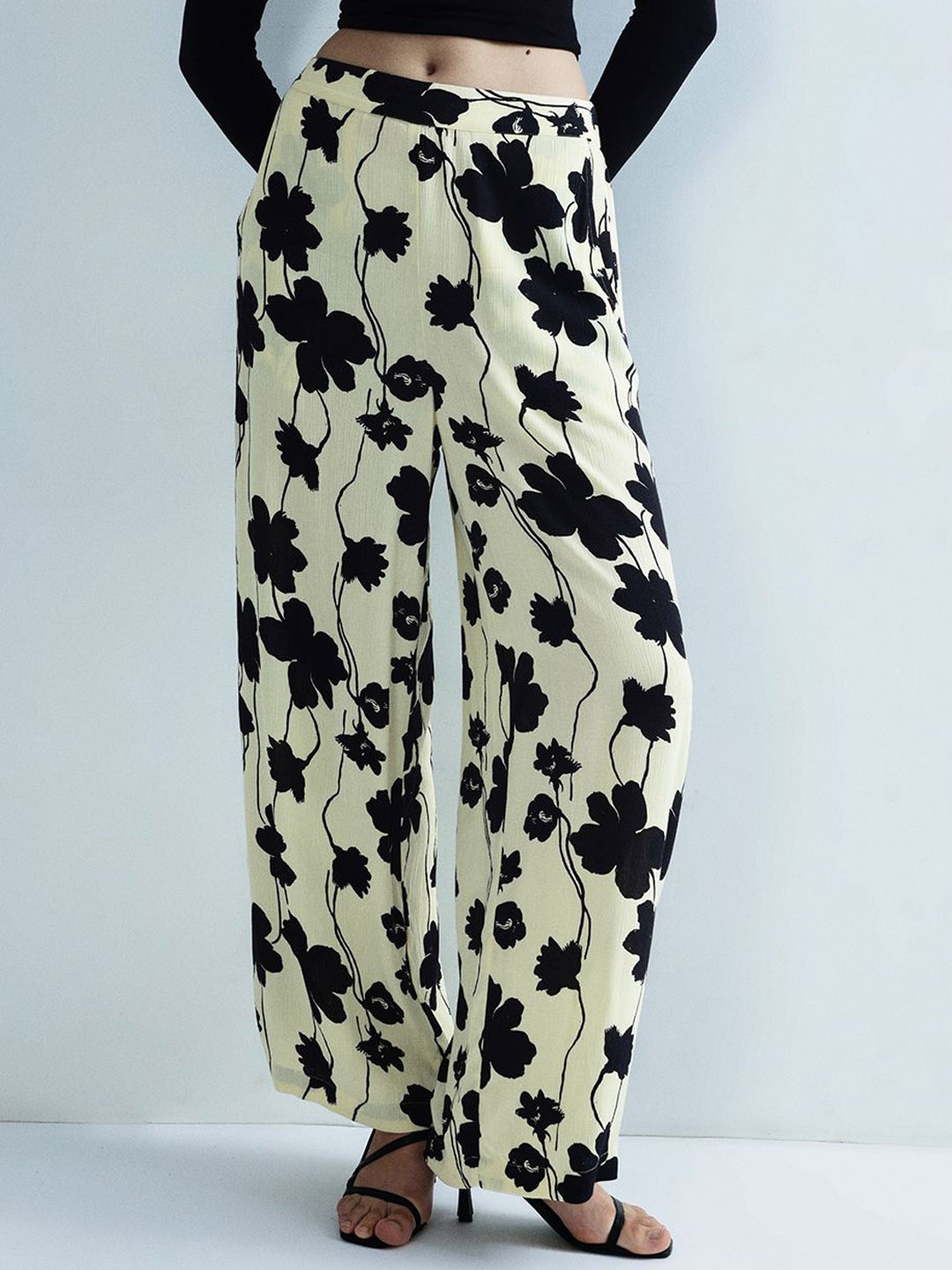 

H&M Women Floral Printed Regular Fit Trousers, Off white