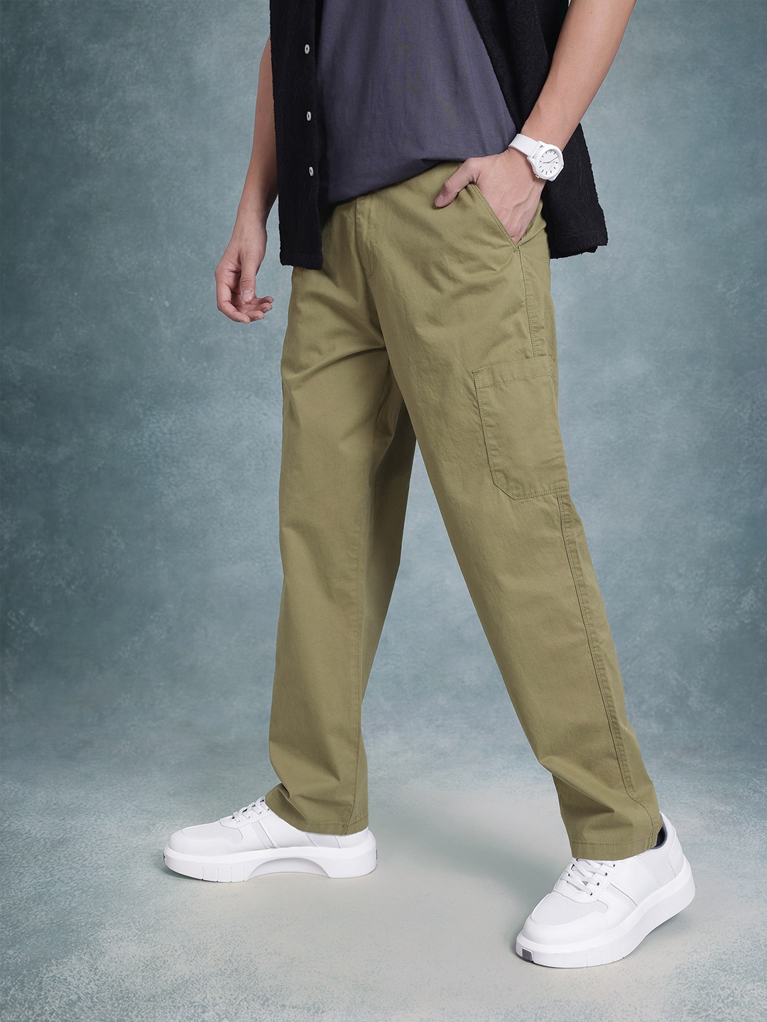 

The Roadster Life Co. Men Straight Fit Pure Cotton Cargos, Olive