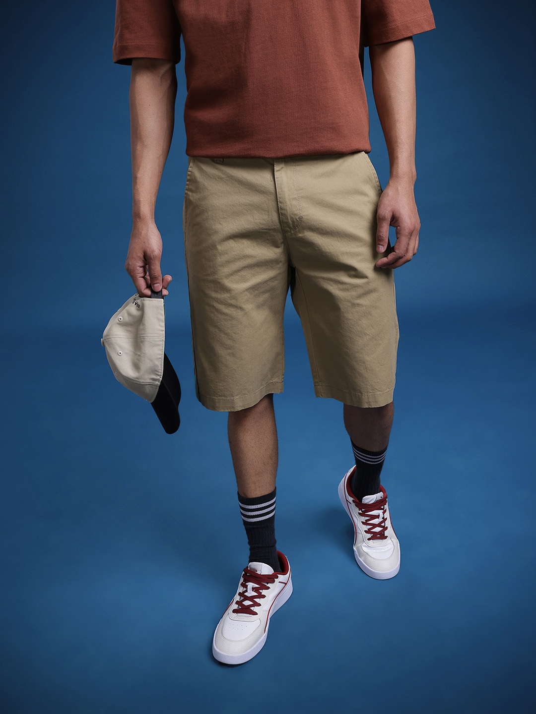 

The Roadster Life Co. Men Pure Cotton Chino Shorts, Khaki
