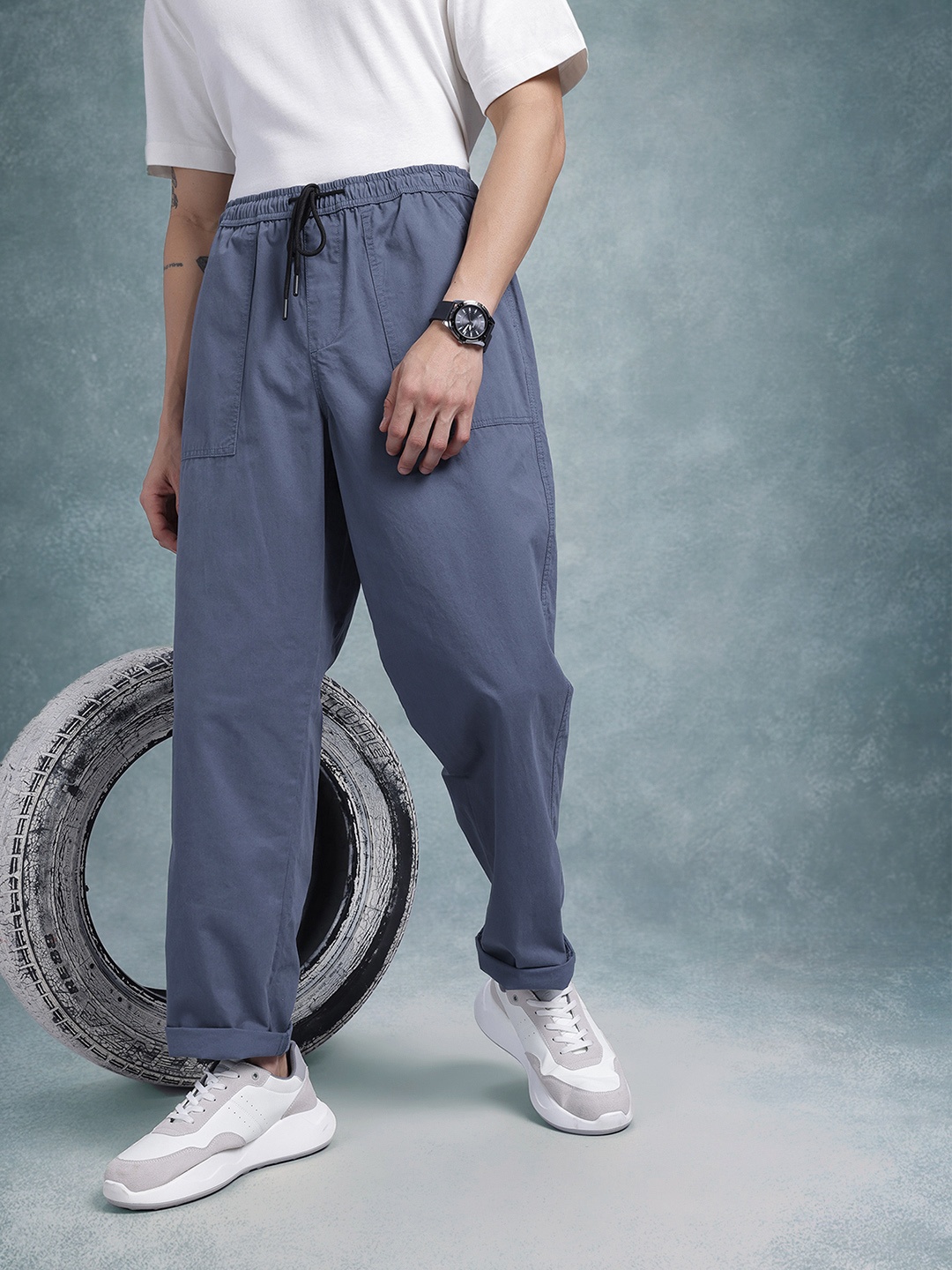 

The Roadster Life Co. Men Relaxed Fit Trousers, Blue