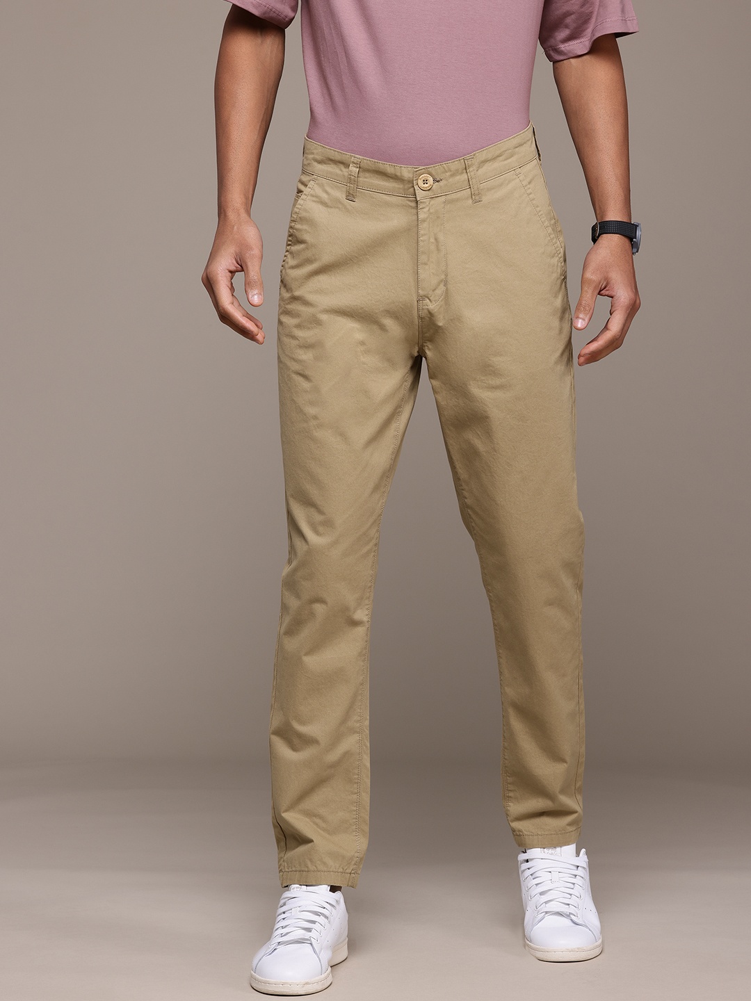 

The Roadster Lifestyle Co. Men Regular Fit Chinos, Beige
