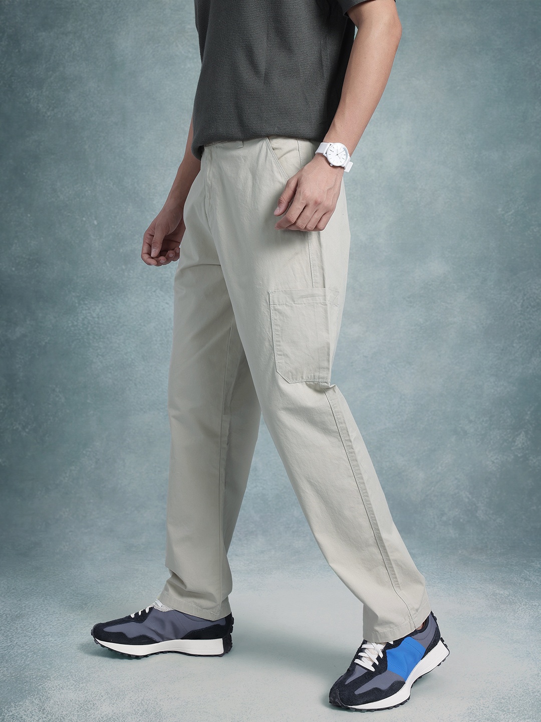 

The Roadster Life Co. Men Pure Cotton Straight Fit Cargos, Beige