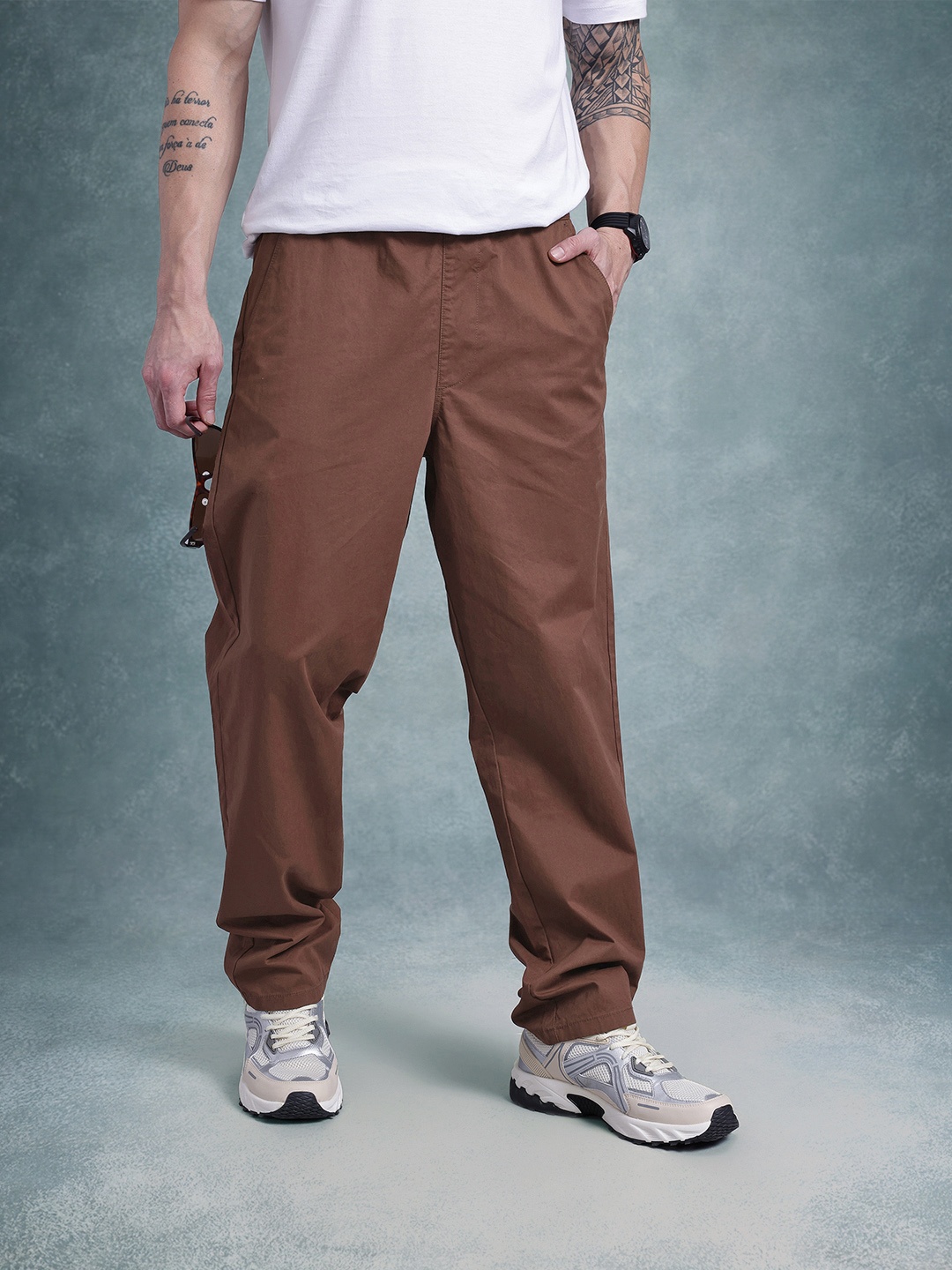 

The Roadster Life Co. Men Relaxed Fit Trousers, Brown