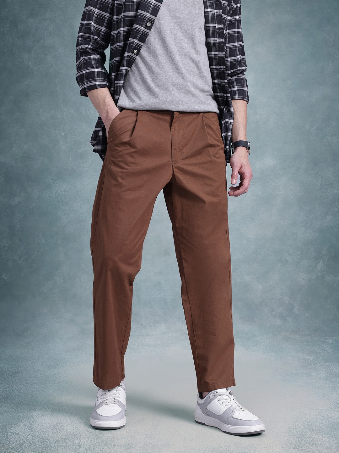 

The Roadster Life Co. Men Relaxed Fit Pure Cotton Pleated Chinos, Brown