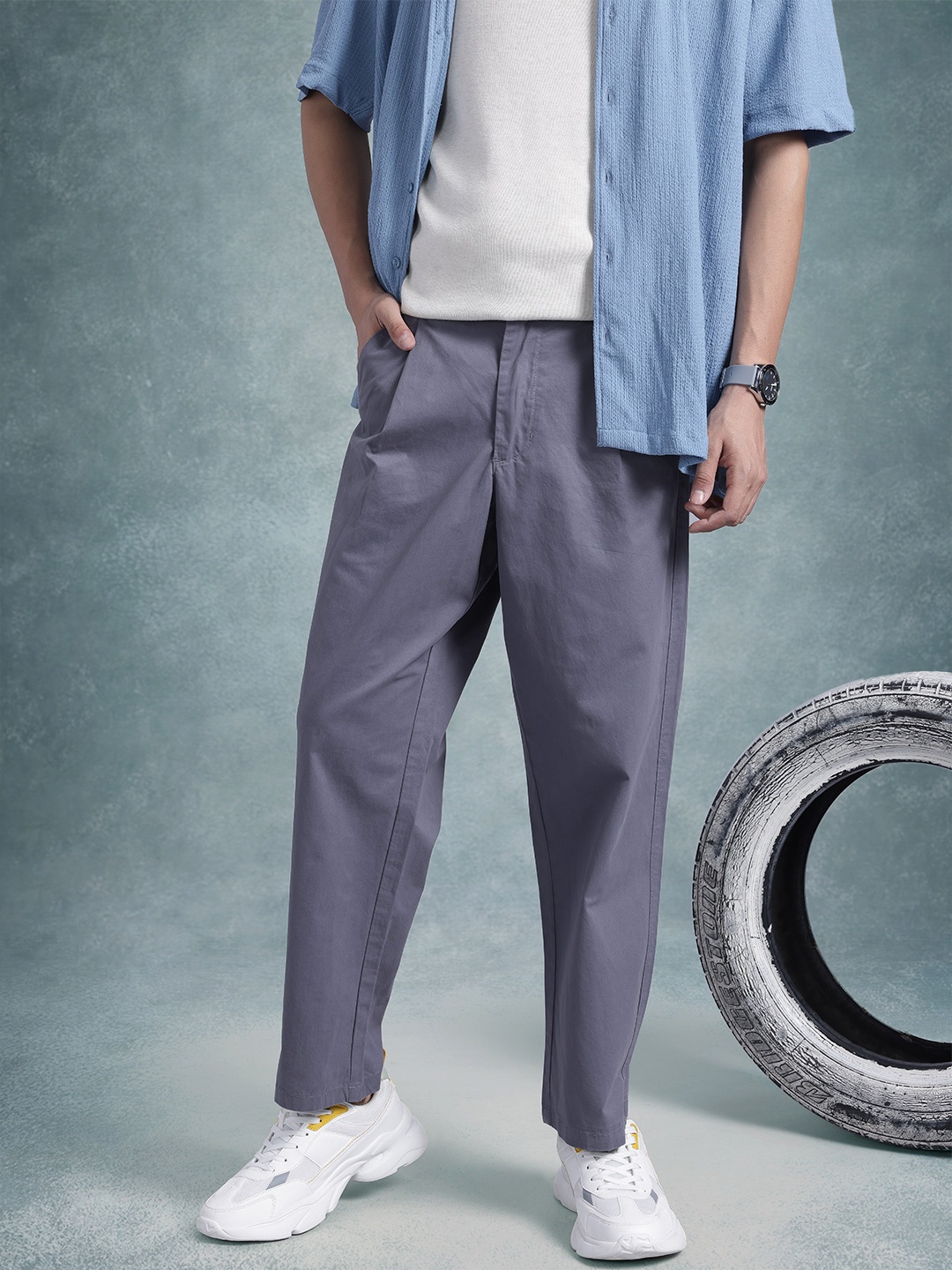 

The Roadster Life Co. Men Pleated Pure Cotton Relaxed Fit Chinos, Grey