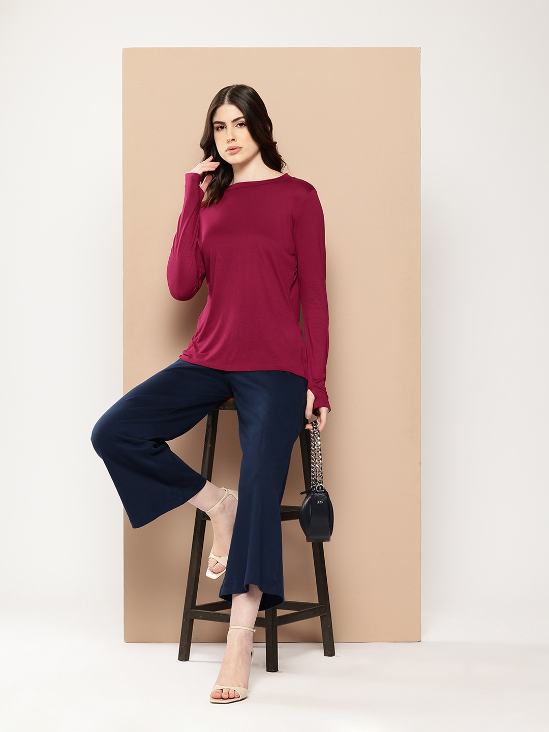 

her by invictus Slim Fit T-shirt, Burgundy