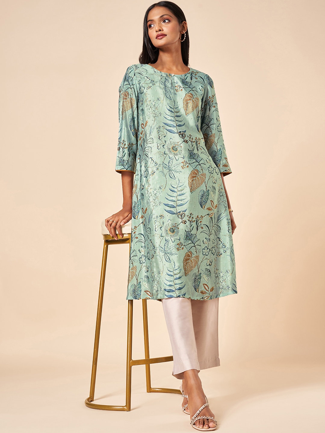 

Marigold Lane Women Floral Printed Sequinned Kurta, Blue