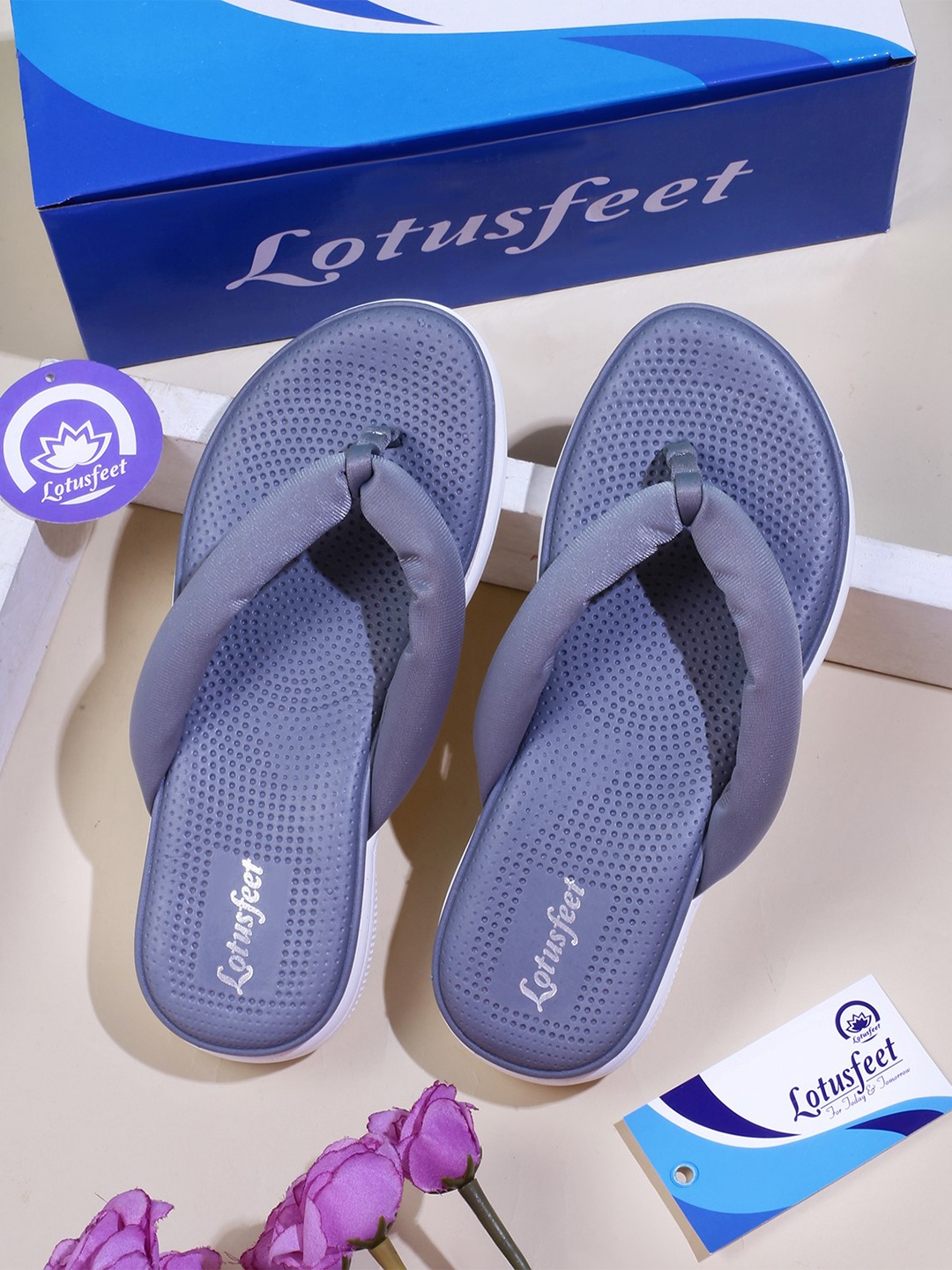 

Lotusfeet Women Thong Flip-Flops, Grey