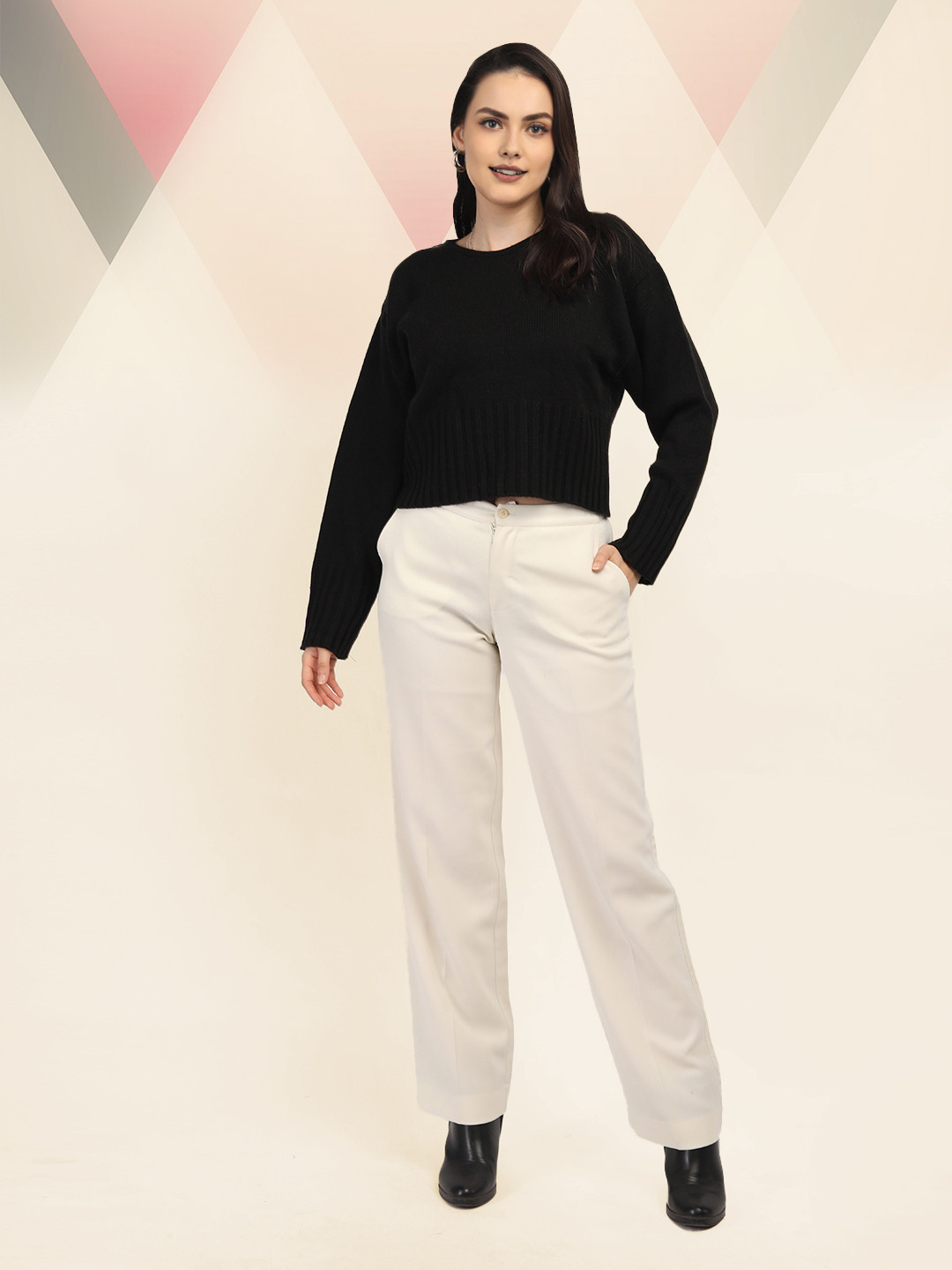 

The Roadster Lifestyle Co Women Round Neck Pullover, Black