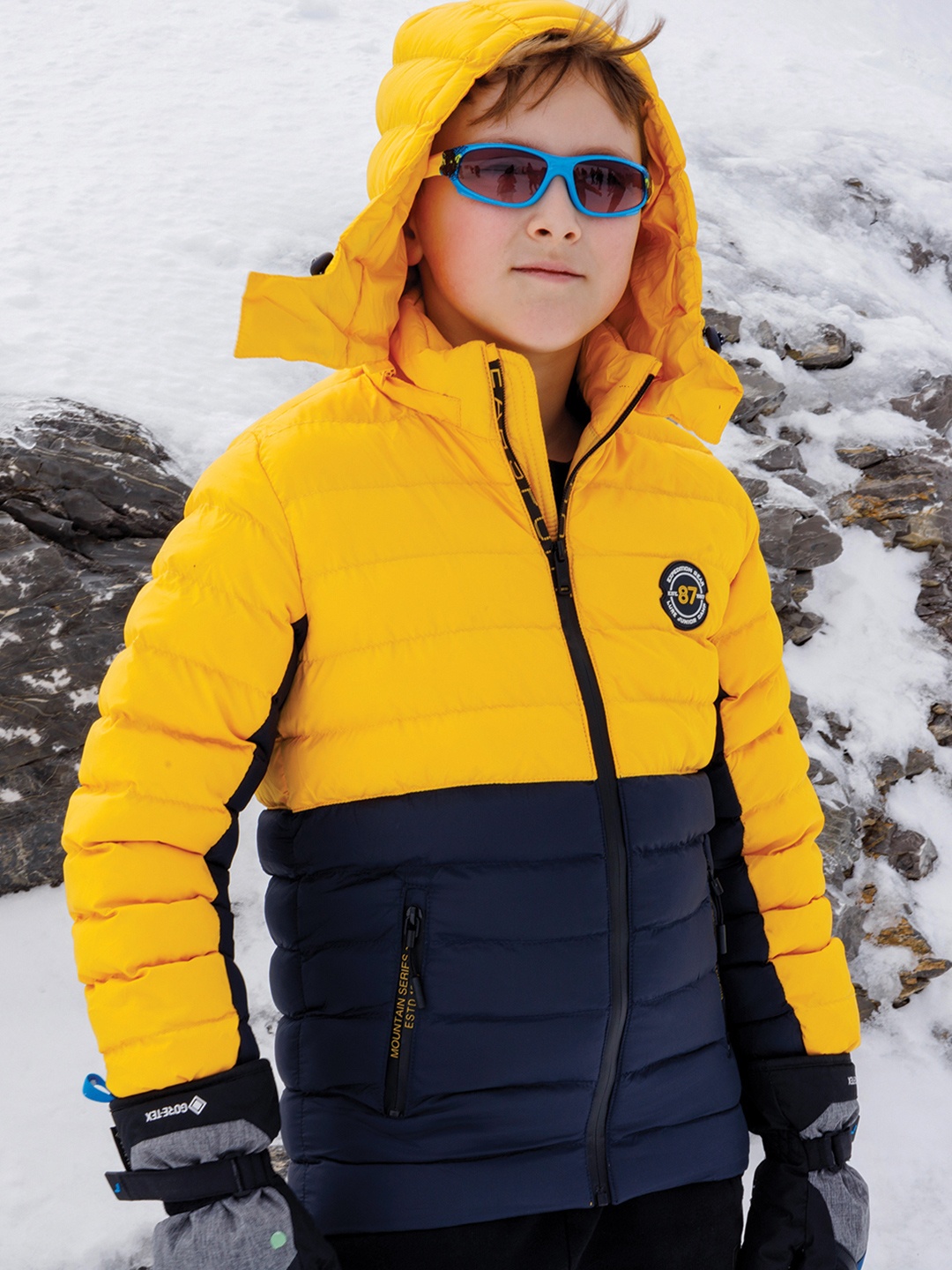 

LURE JUNIOR Boys Colourblocked Hooded Puffer Jacket with Patchwork, Yellow