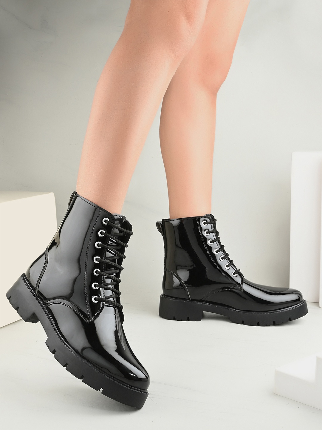 

Layasa Women Block Heeled Solid Winter Lace-Ups Boots, Black